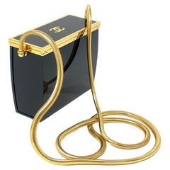 Vintage Chanel Minaudière Lucite & Gold Hardware Frühjahr / Sommer 1997