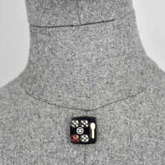 CHANEL Miniatur-Kosmetik-Miniatur-Anstecknadel-Brosche, Vintage