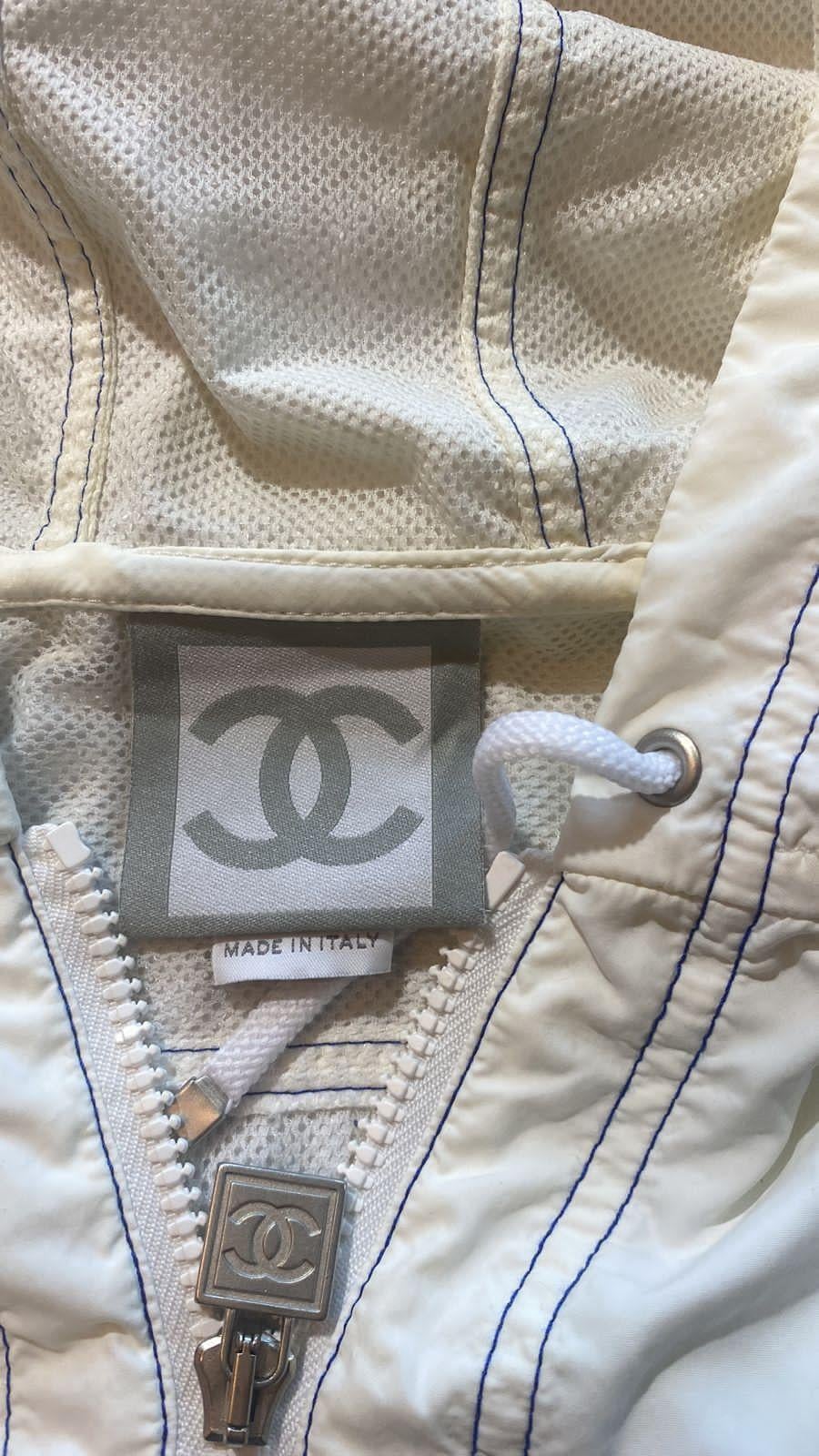 Vintage CHANEL Monogram Logo CC FLORAL White Blue Jacket Sport Coat Bomber For Sale 10