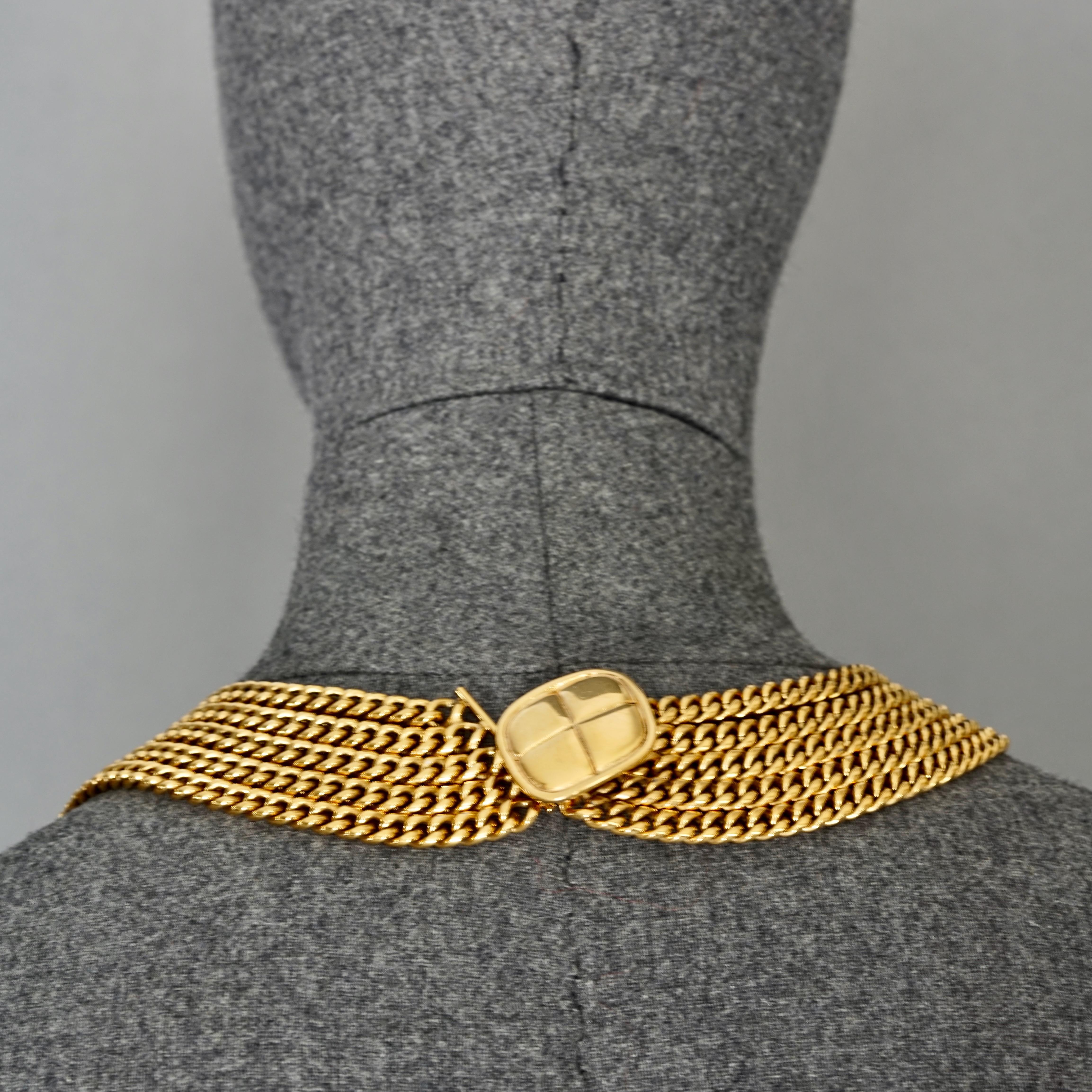 Vintage CHANEL Multi Chain Quilted Closure Necklace In Excellent Condition For Sale In Kingersheim, Alsace