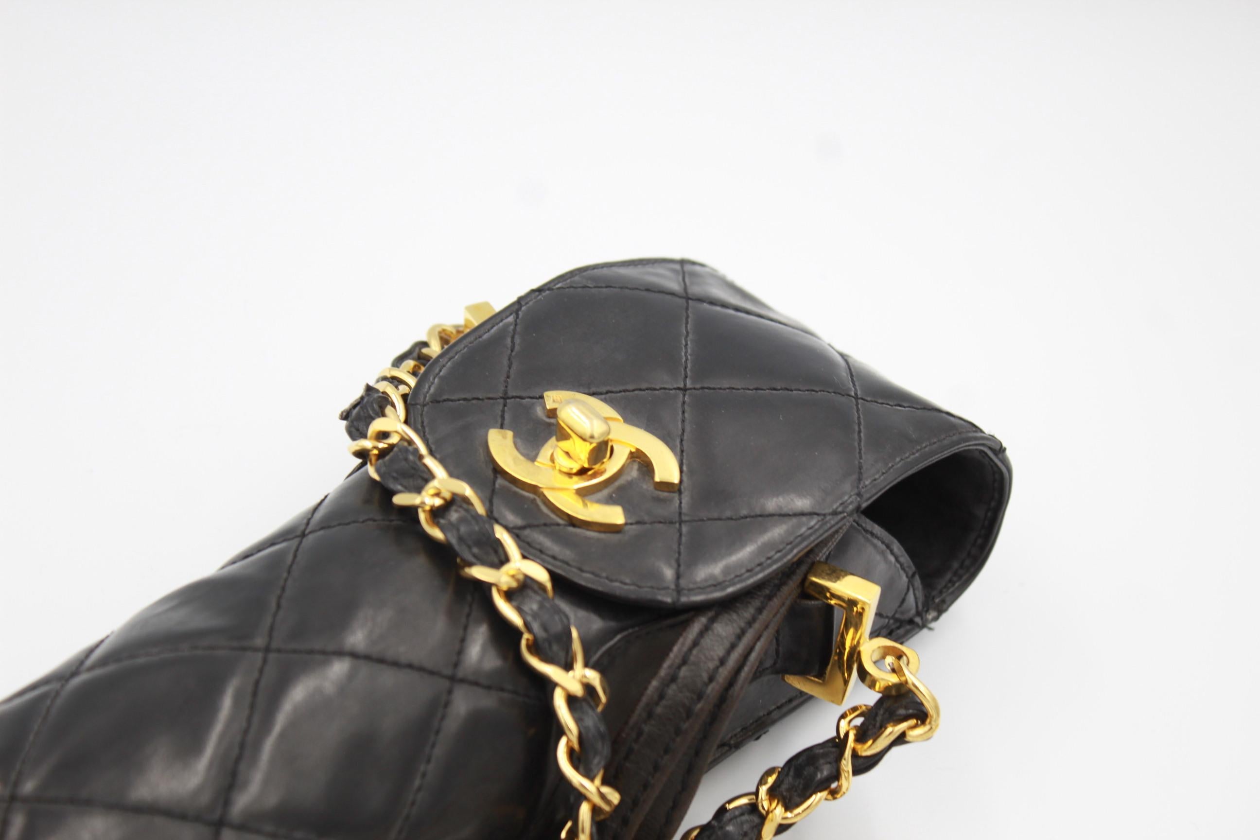 Vintage Chanel Nearly 1994 Umbrella Bag with Double C clasp In Good Condition In Paris, FR