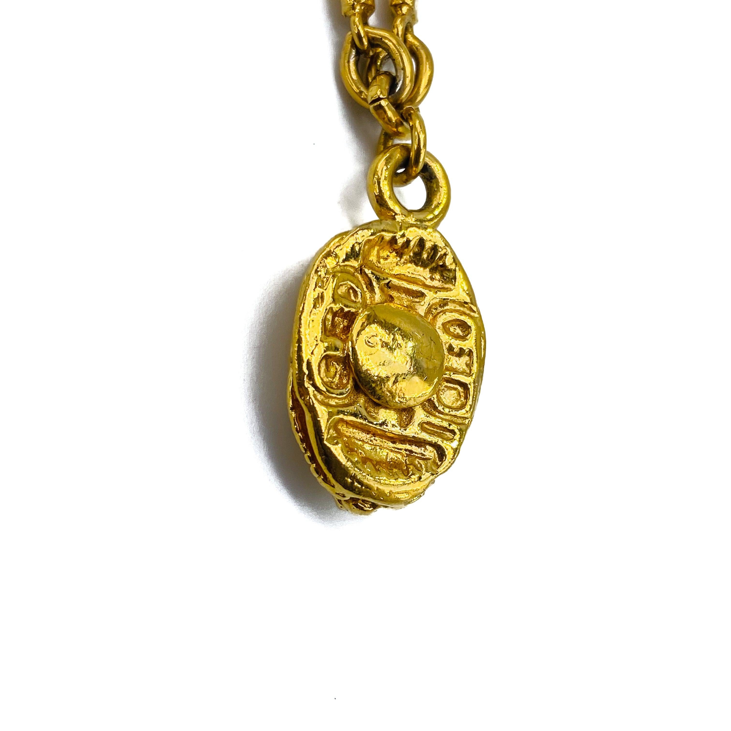 Vintage Chanel Gold Plated Pendant Necklace 1960s Goosens In Excellent Condition In London, GB