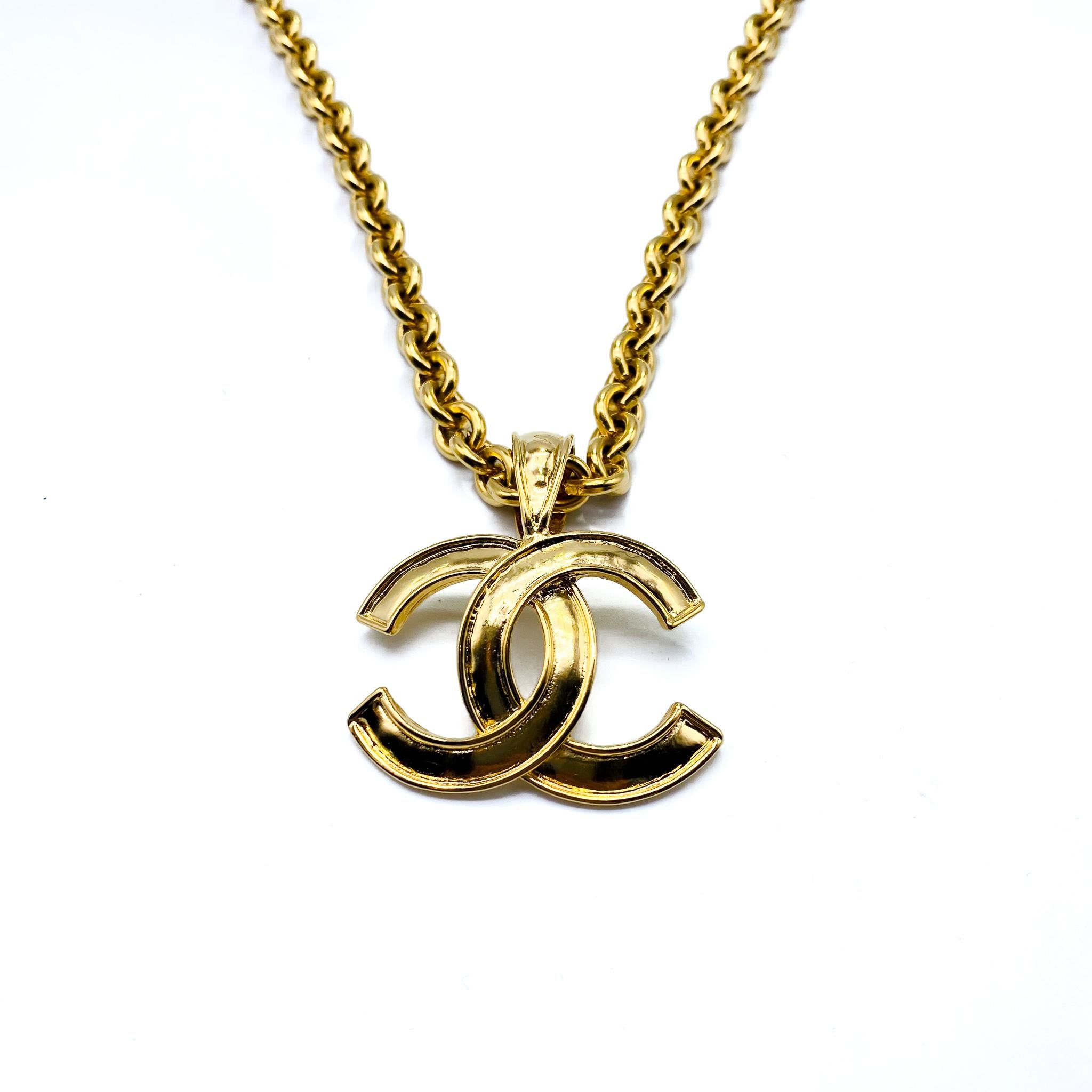 Vintage Chanel Necklace 1990s - 1994 AW Collection In Excellent Condition In London, GB