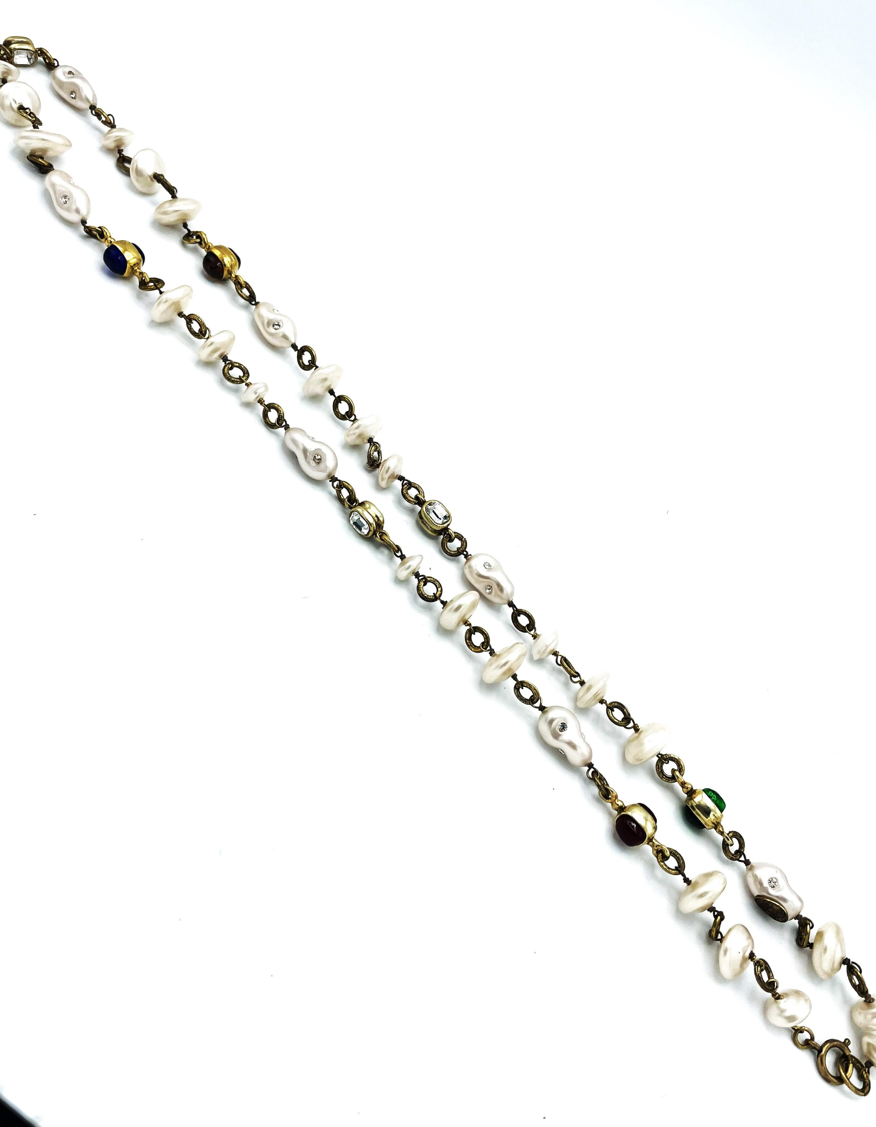 Collana vintage di Chanel,  Perle false, Gripoix, strass trasparenti, firmato 1984 in vendita 5