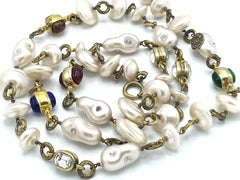 Collana vintage di Chanel,  Perle false, Gripoix, strass trasparenti, firmato 1984
