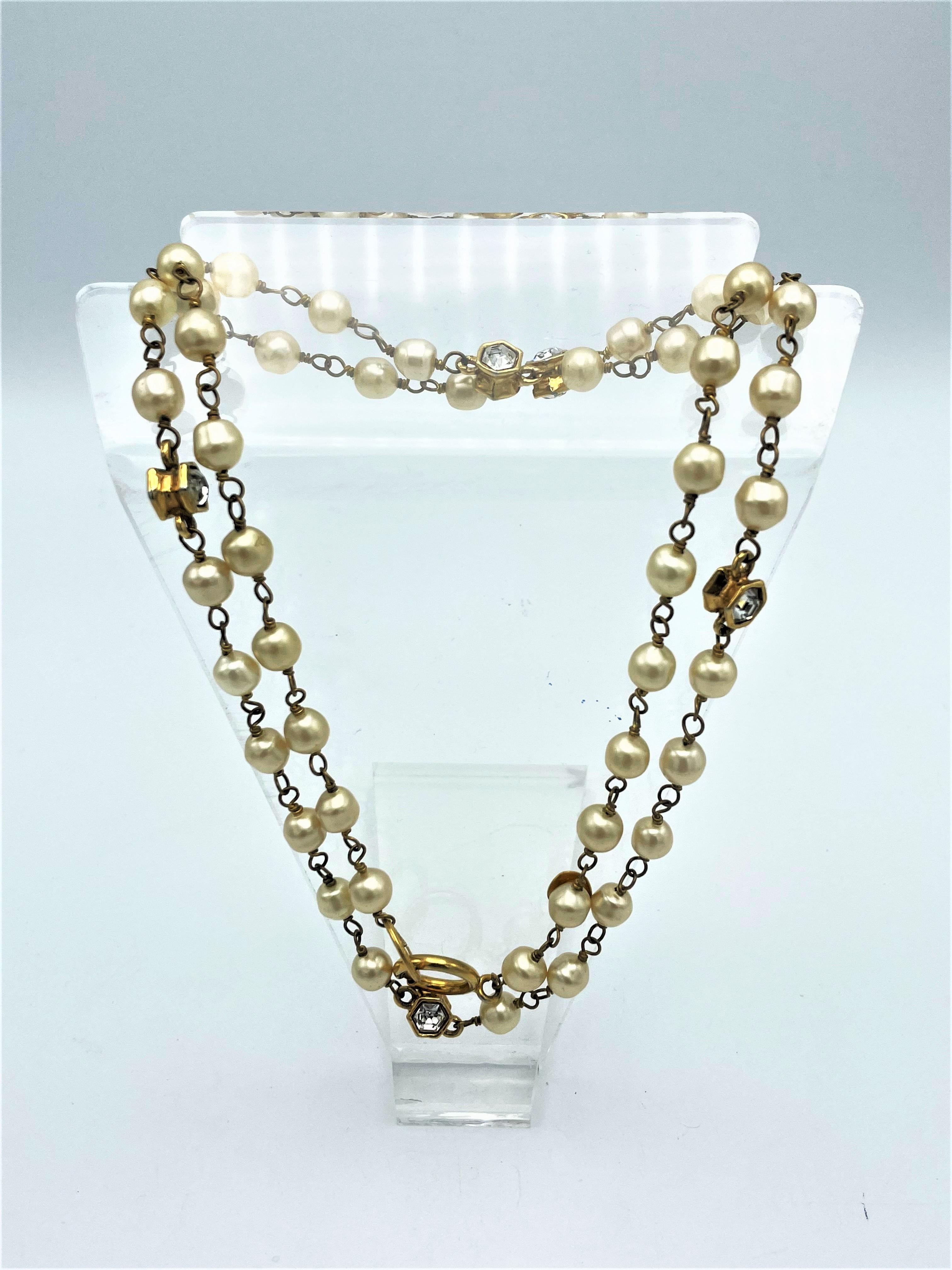 Modern Vintage Chanel necklace, faux pearls with rhinestones, signed 1970/80s, France For Sale