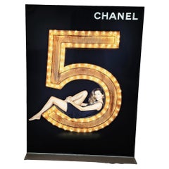 Vintage Chanel No. 5 Pantalla de Anuncio Iluminada - Gisele Bündchen 2014 Oro Negro - Lámpara