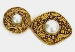 Vintage Chanel Ornate Pearl Brooch
