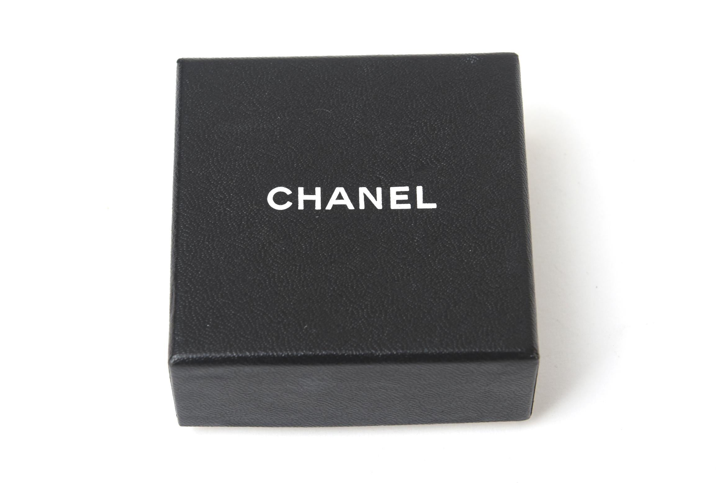 Chanel Charm Dangle Clip On Earrings Vintage 4