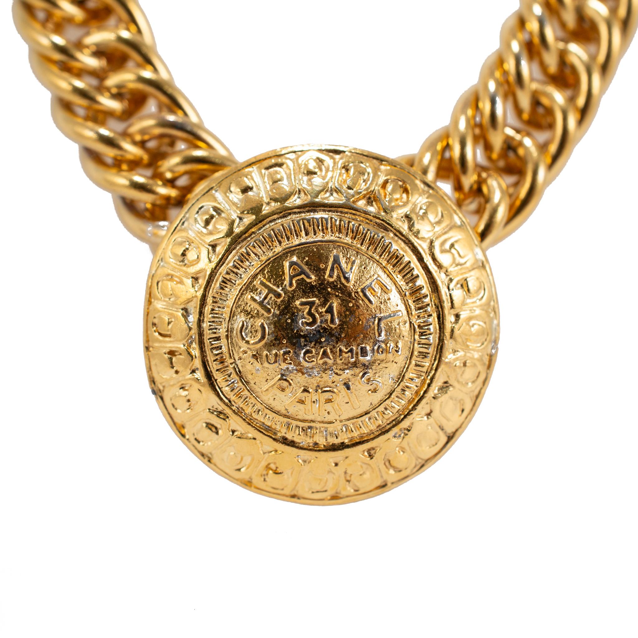 Marke: Chanel

Geschlecht: Damen

Metall-Typ: Gold

Länge: 16,00 Zoll

Breite: 12,80 mm

Gewicht: 126,33 Gramm

Damen CHANEL PARIS Designer gemacht Kupfer Halskette, Vintage Fancy Link Halskette. Die Marke 