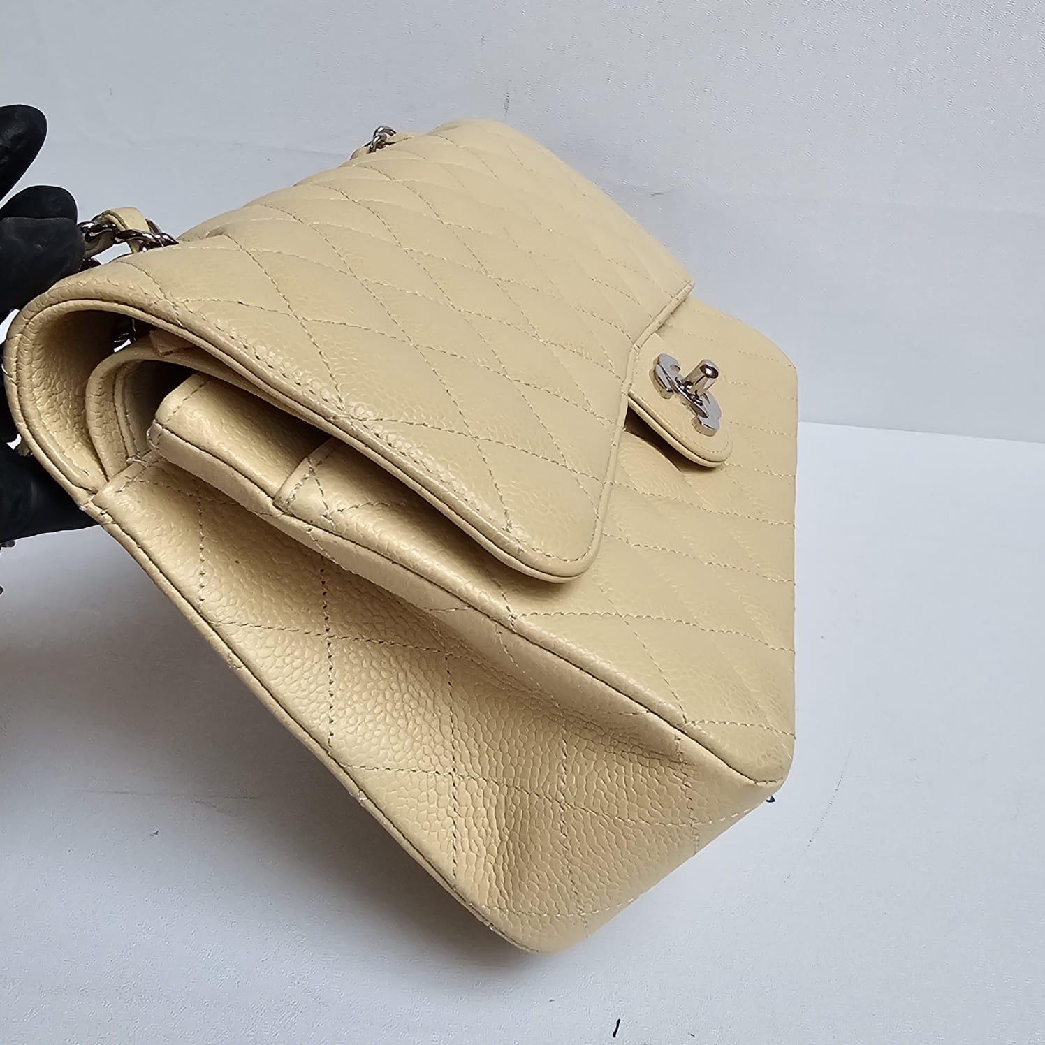 Vintage Chanel Pastel Yellow Caviar Medium Double Flap Bag In Good Condition For Sale In Jakarta, Daerah Khusus Ibukota Jakarta