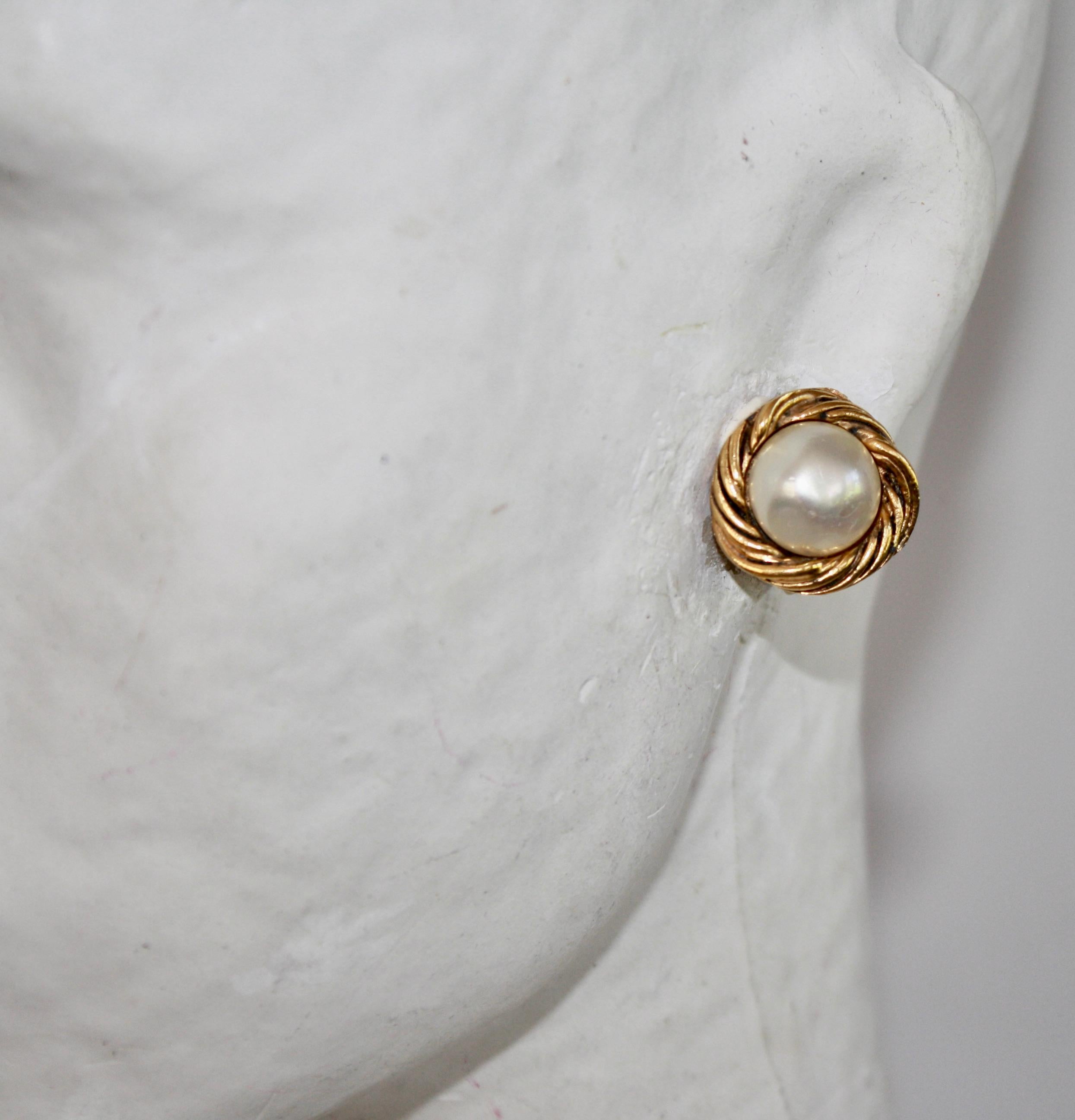 vintage chanel pearl earrings