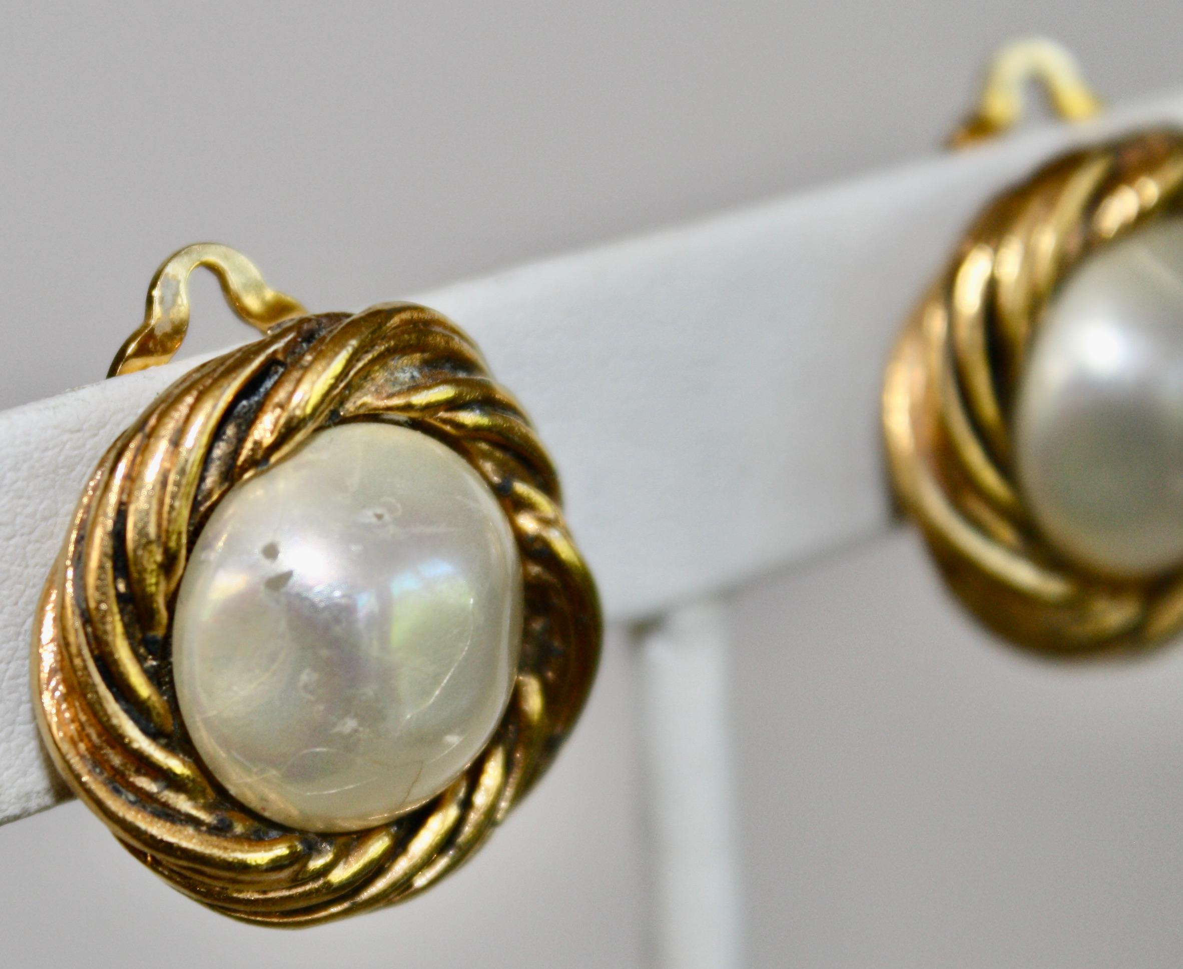Vintage Chanel Pearl and Gold Clip Earrings In Good Condition In Virginia Beach, VA