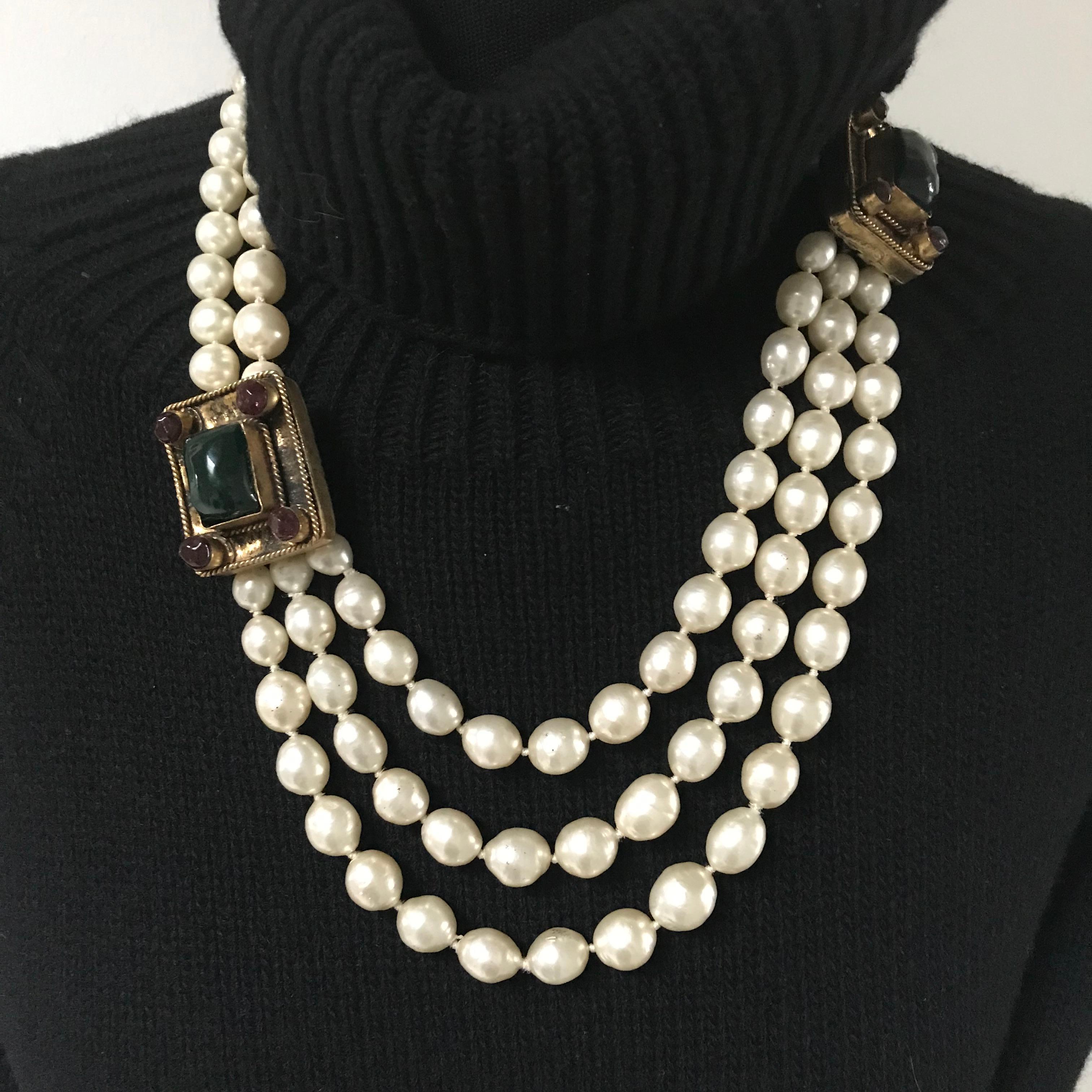 Vintage Chanel pearl necklace by R. Goossens and House of Gripoix signed 1984. 2