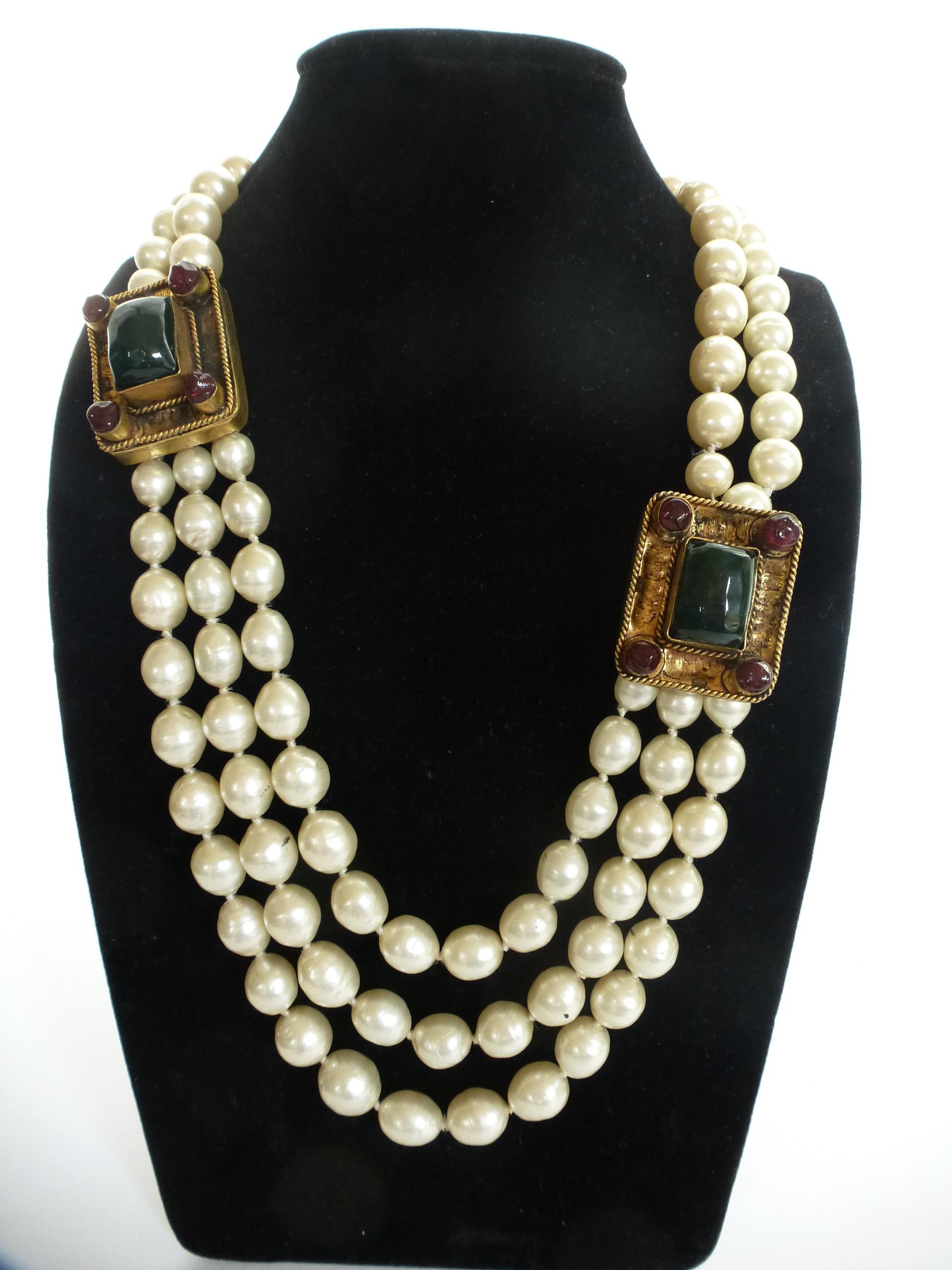 Vintage Chanel pearl necklace by R. Goossens and House of Gripoix signed 1984. 5