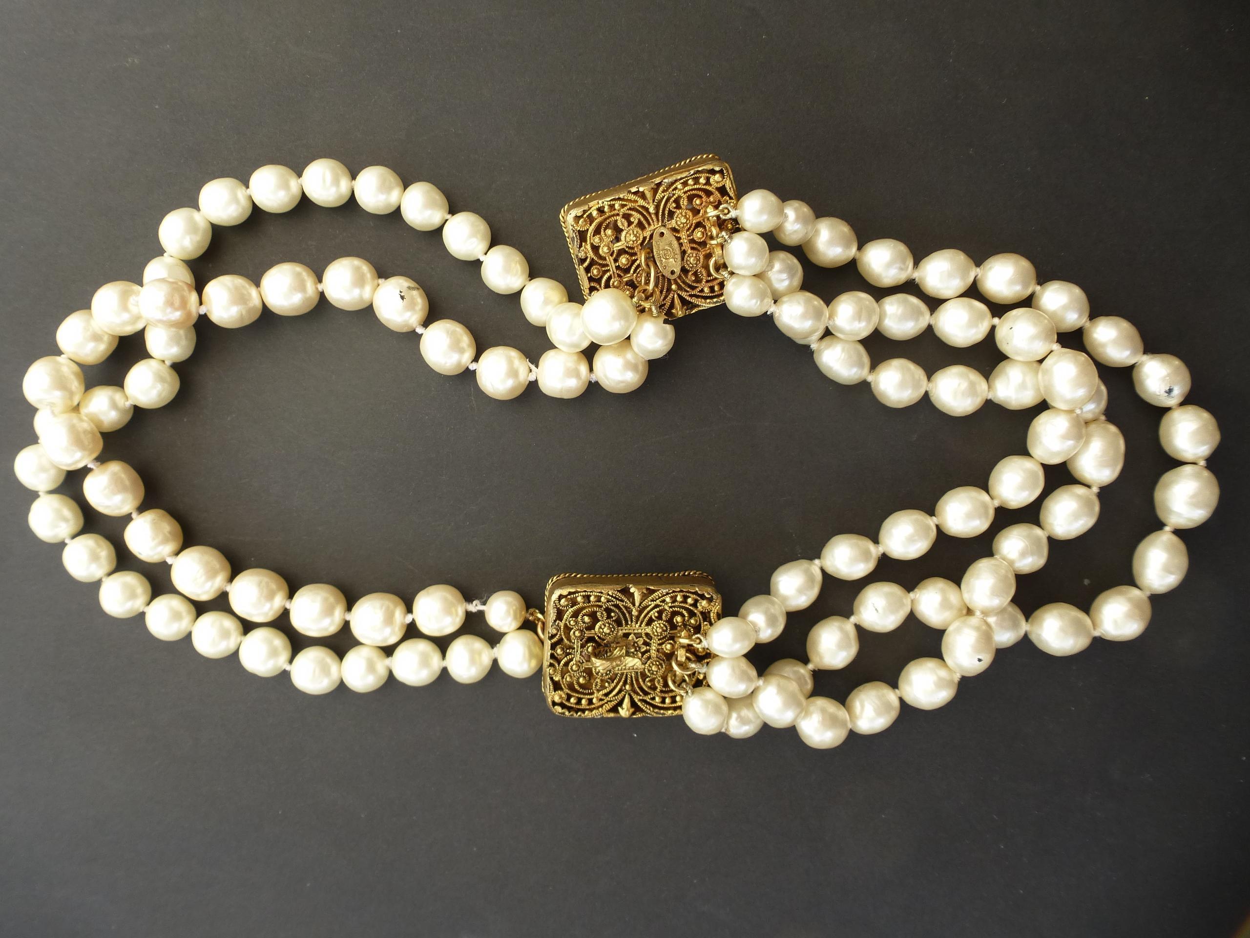 Round Cut Vintage Chanel pearl necklace by R. Goossens and House of Gripoix signed 1984.