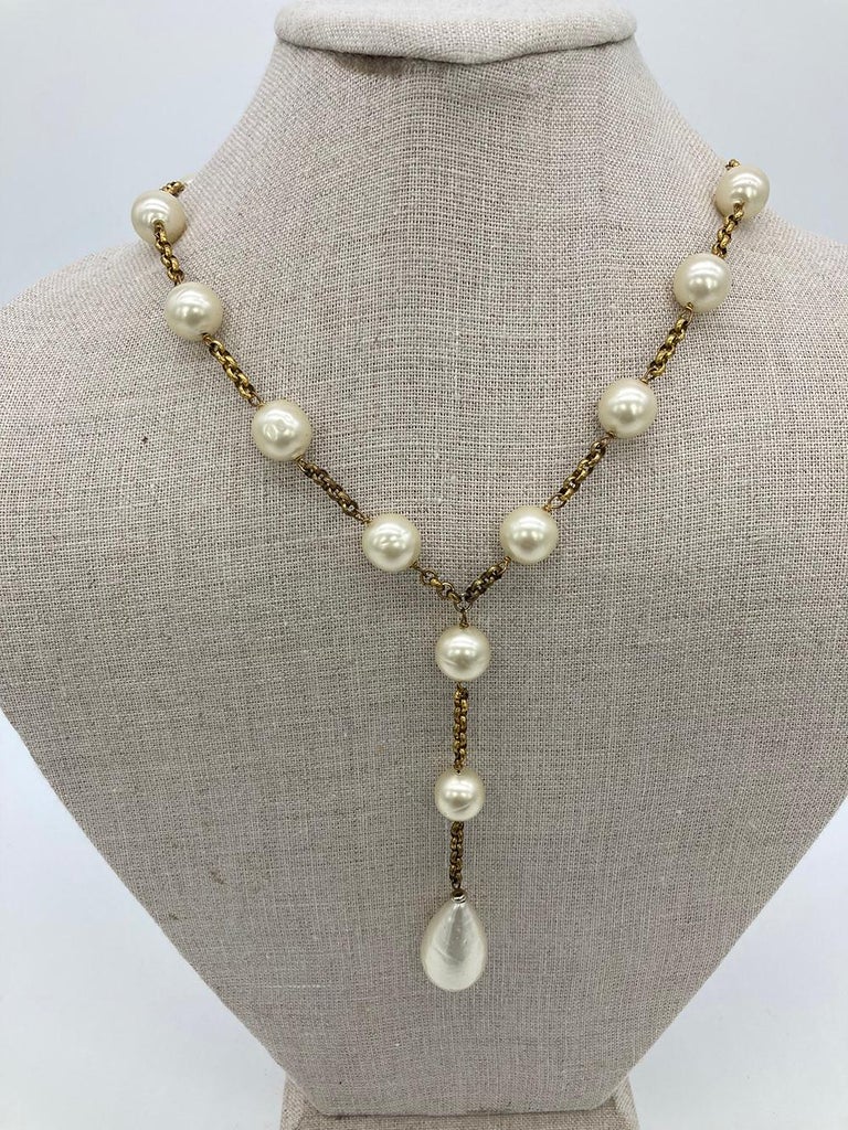 Vintage Chanel Pearl Y Lariat Necklace For Sale at 1stDibs