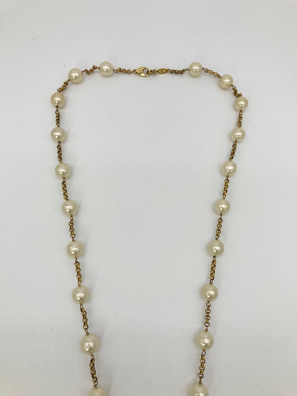 Women's Vintage Chanel Pearl Lariat Necklace  For Sale