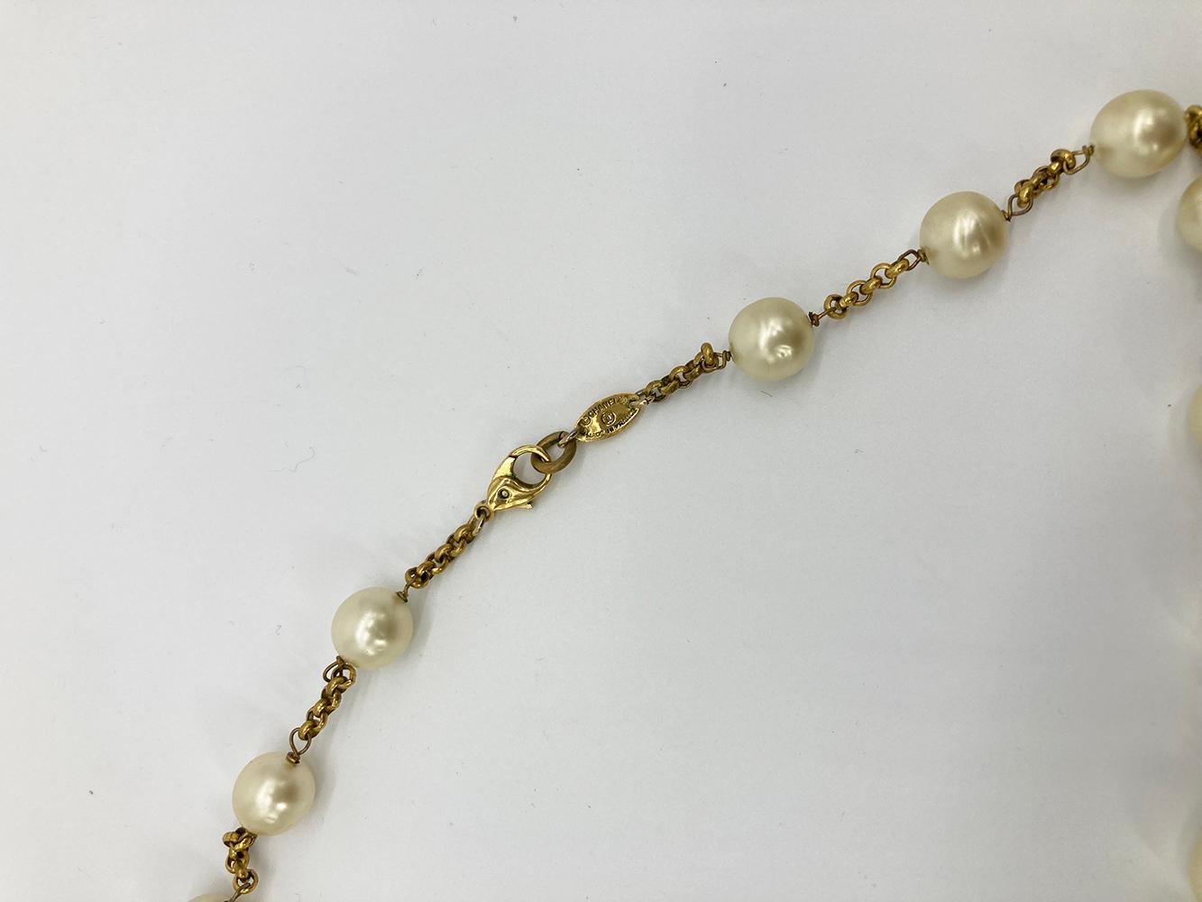 Vintage Chanel Pearl Lariat Necklace  For Sale 1