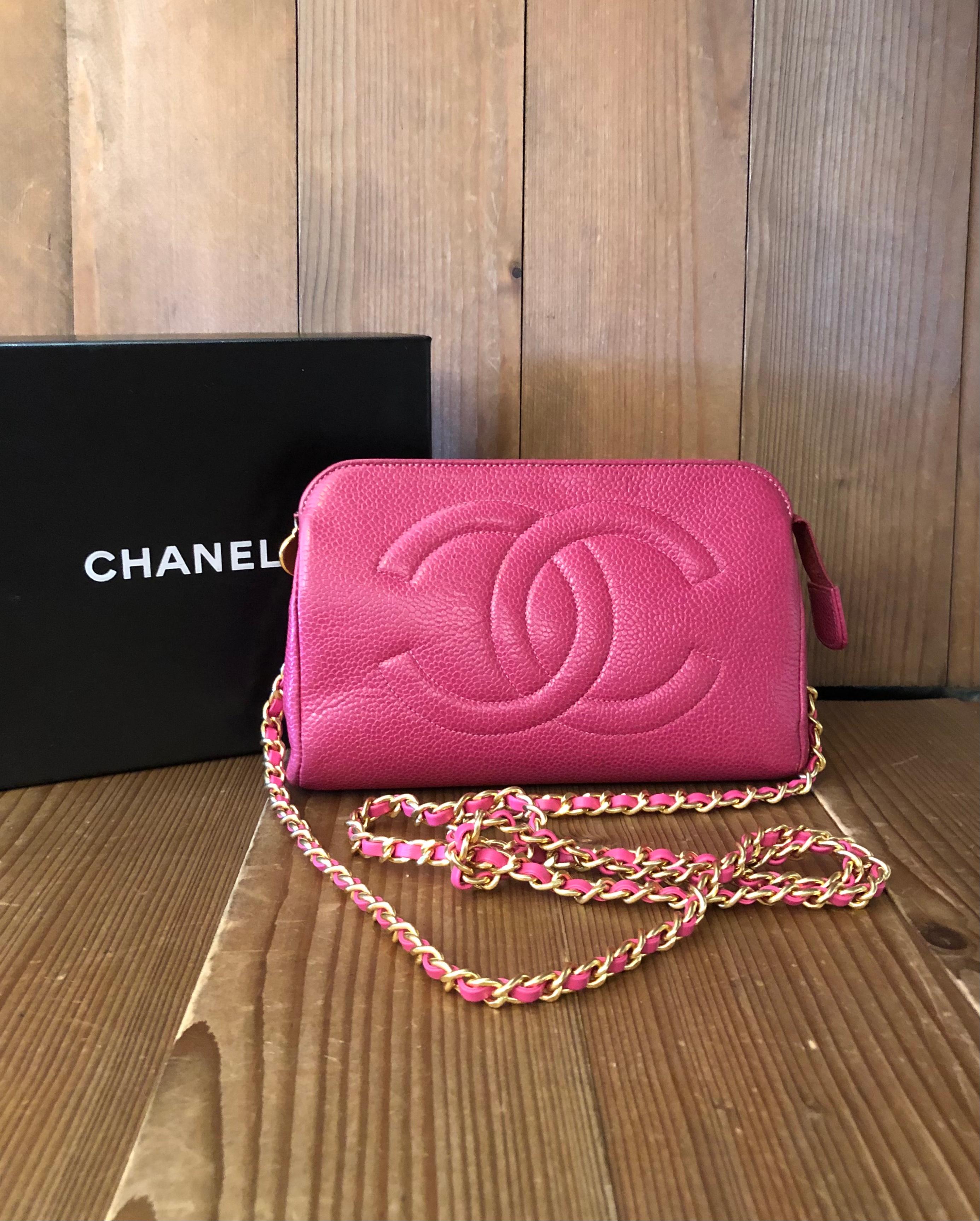 Vintage CHANEL Pink Caviar Leather Pouch Bag Clutch Bag (Altered) In Good Condition In Bangkok, TH