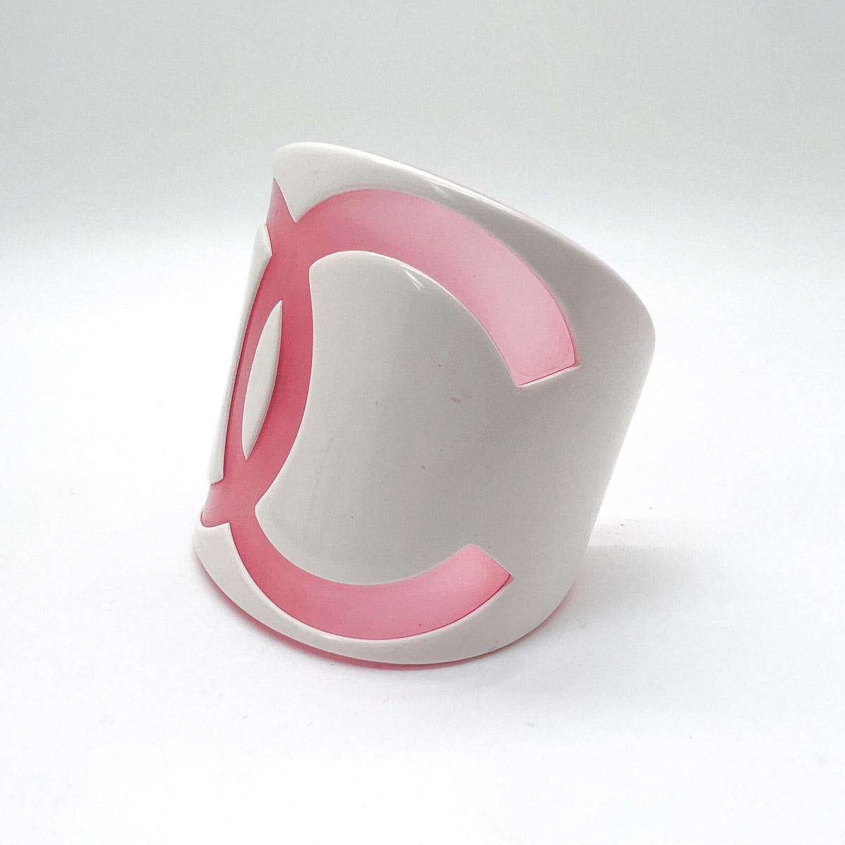 Vintage Chanel Pink Cut Out Oversize CC Cuff 2001 In Good Condition For Sale In Wilmslow, GB