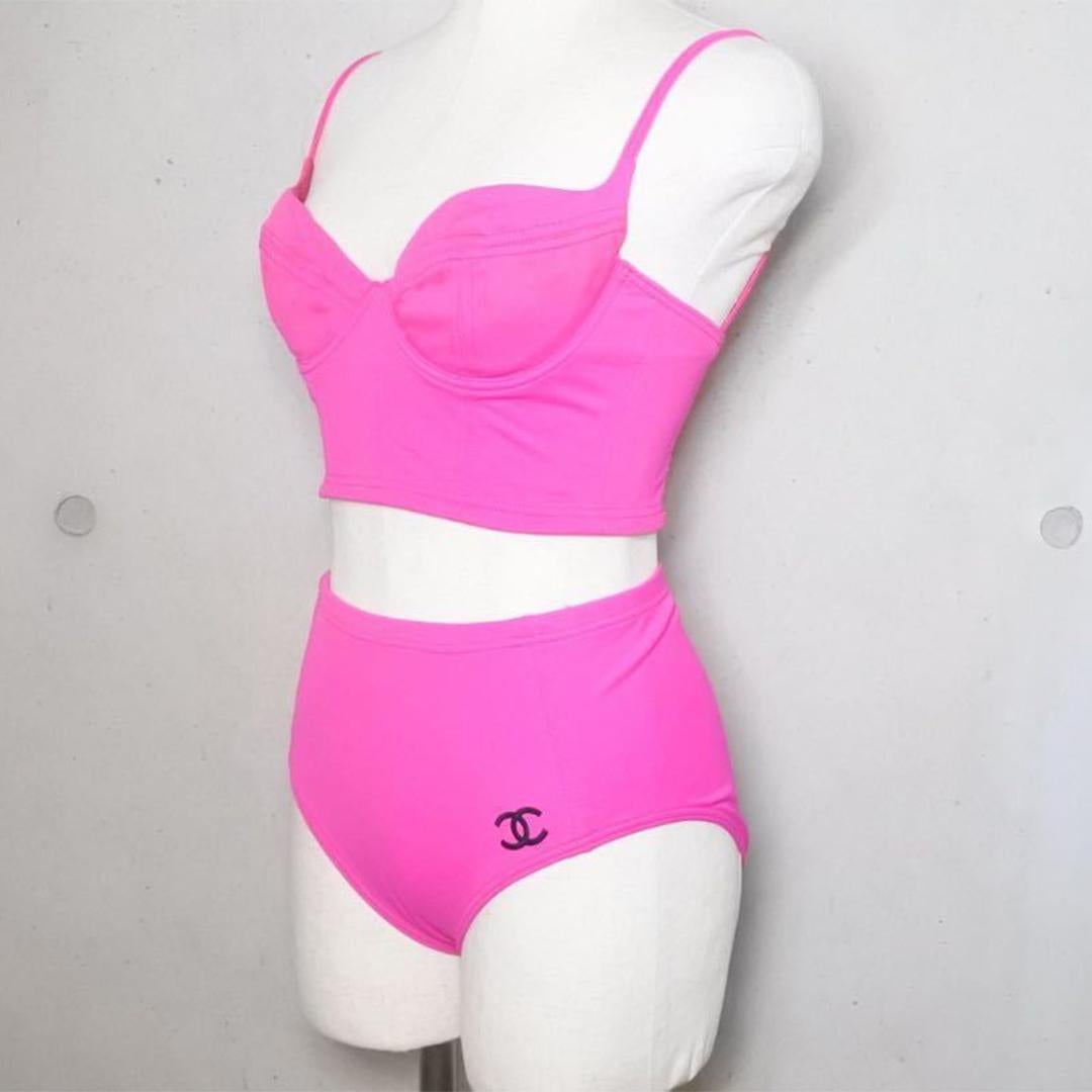 Women's Vintage Chanel pink swimsuit size 40 For Sale