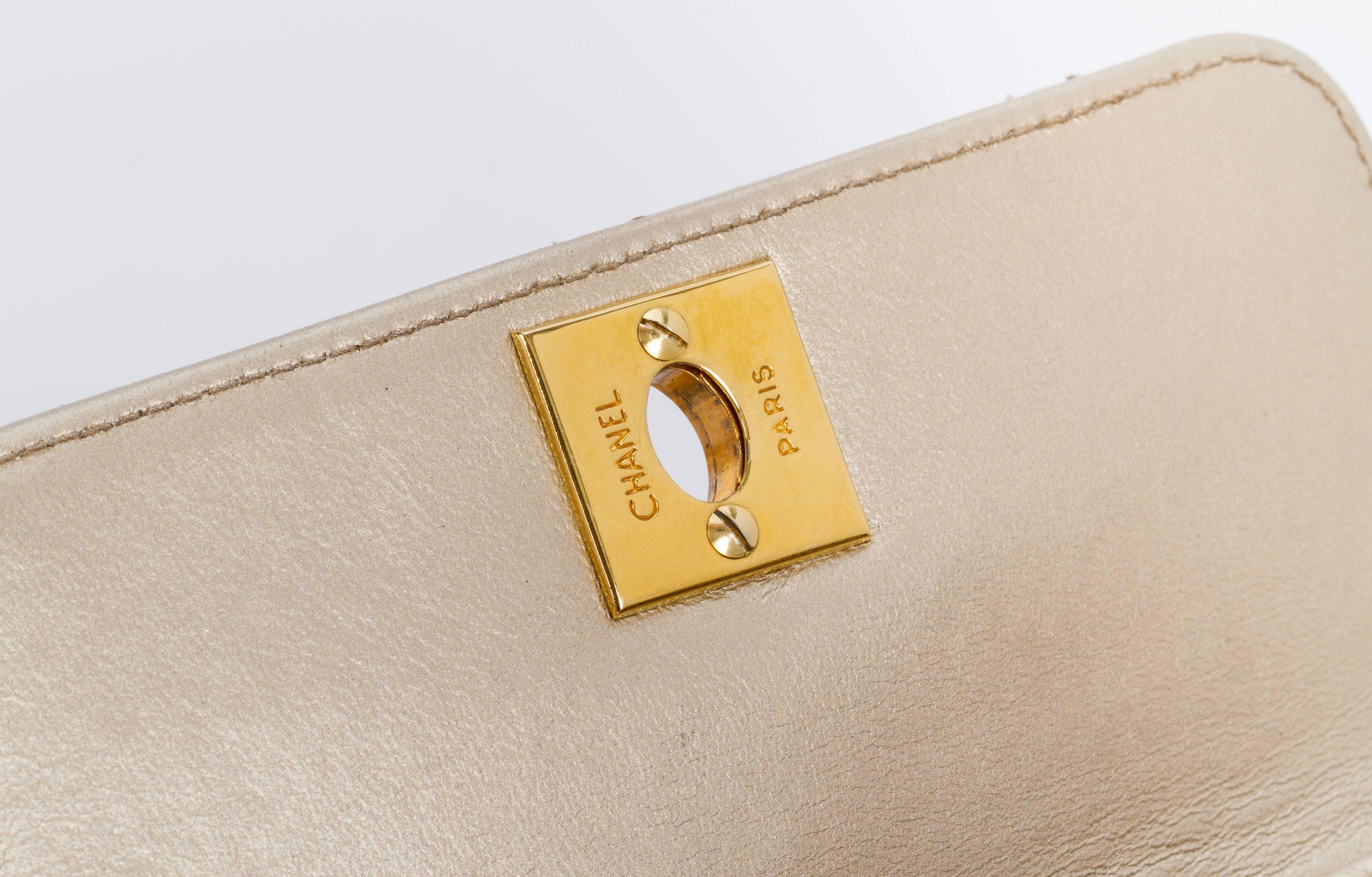 Women's Vintage Chanel Platinum Metallic Quilted Lambskin Crossbody Evening Bag