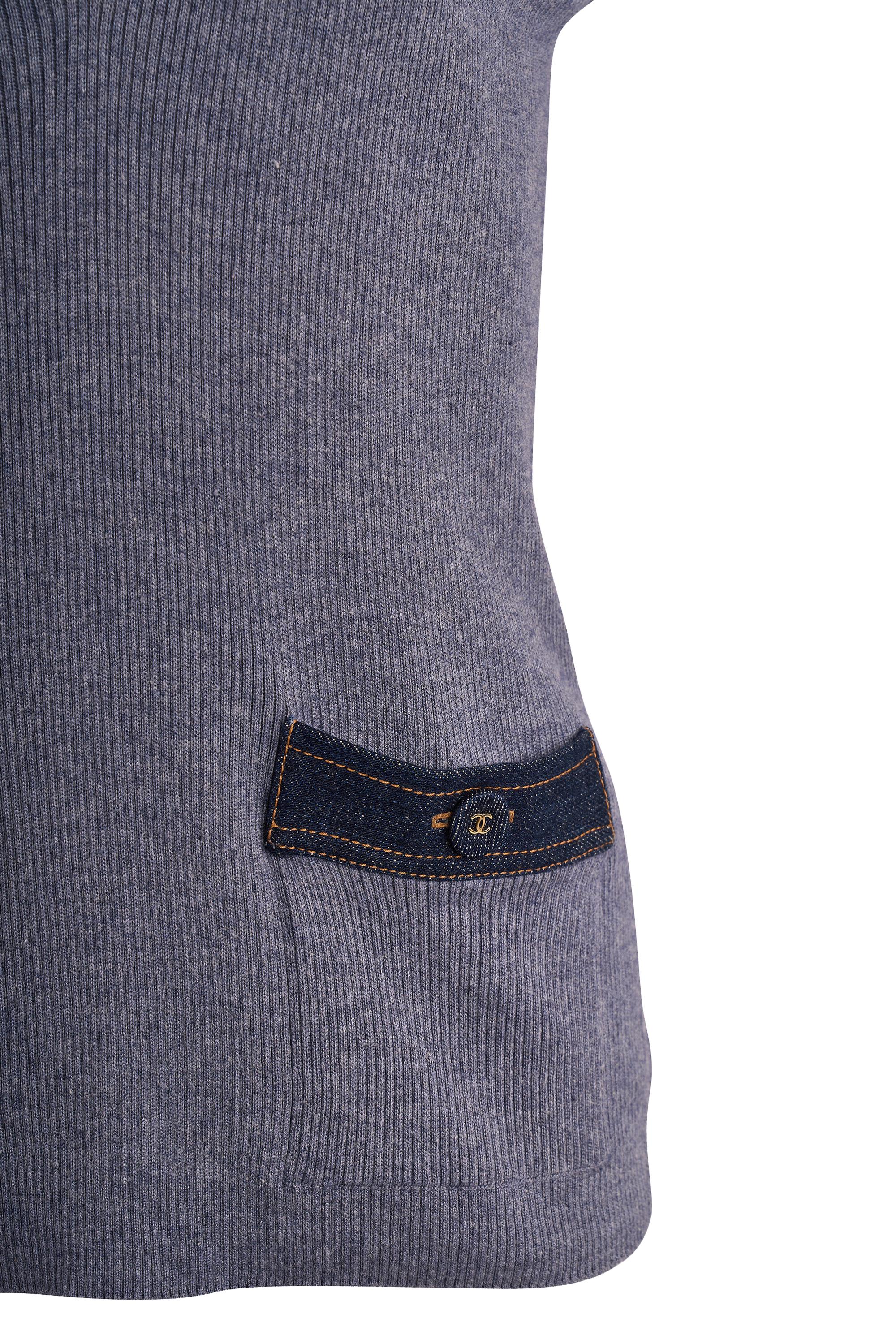 V.I.I. vintage di Chanel con scollo a V e maglia in denim e cashmere In condizioni ottime in vendita a London, GB