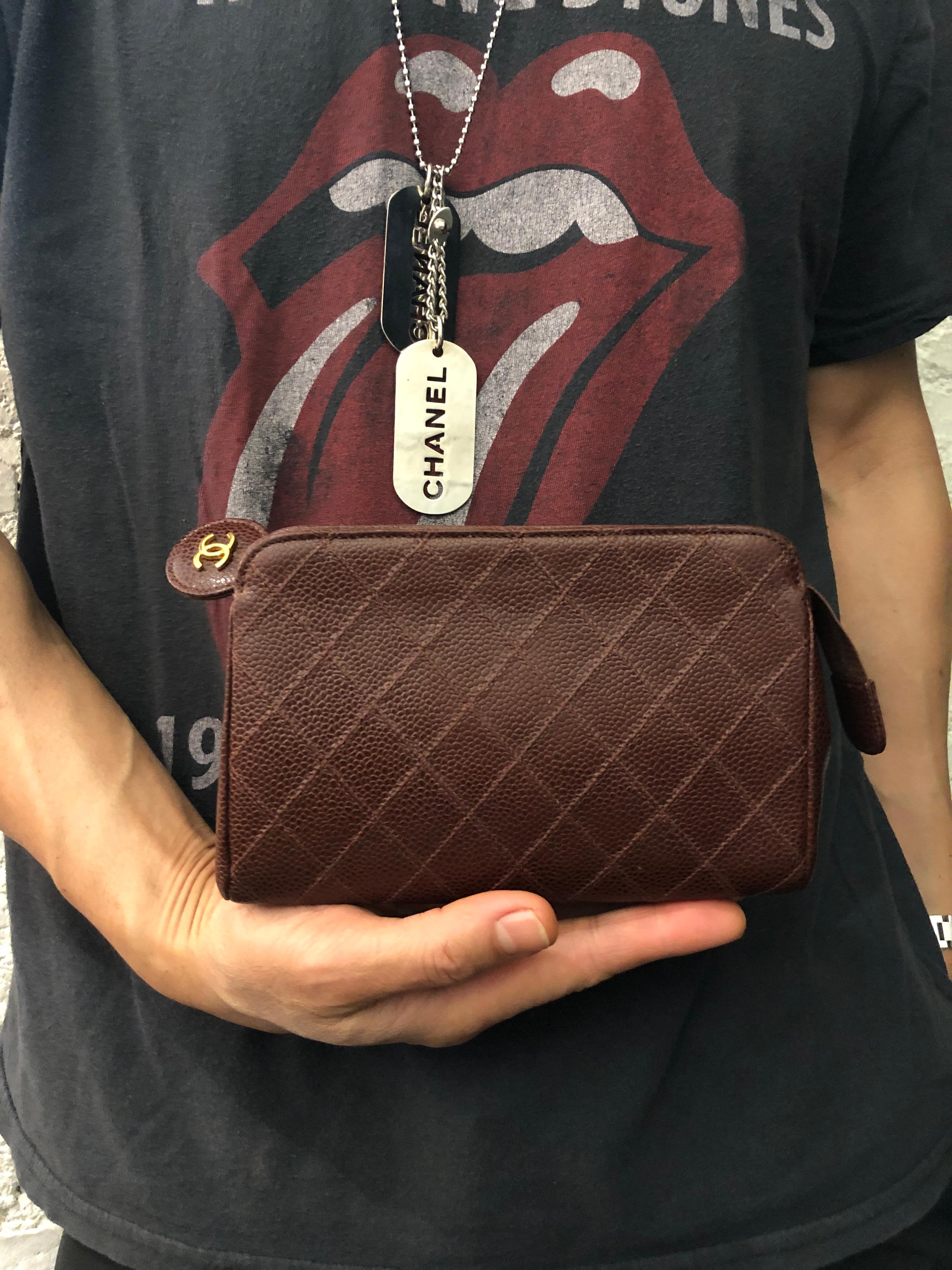 Vintage CHANEL Gesteppte Kaviar Kalbslederbeutel Tasche Clutch Bag Brown für Damen oder Herren