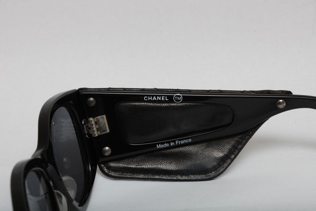 Black Quilted Leather 4157-Q Rimless Shield Sunglasses main image 0