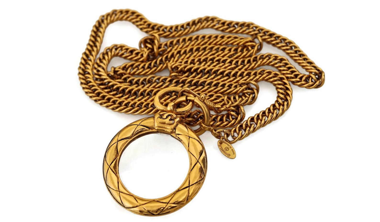 Women's or Men's Vintage CHANEL Quilted Magnifying Glass Chain Necklace