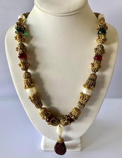 Vintage Chanel Renaissance Perle und simulierten Edelstein Aussage Halskette