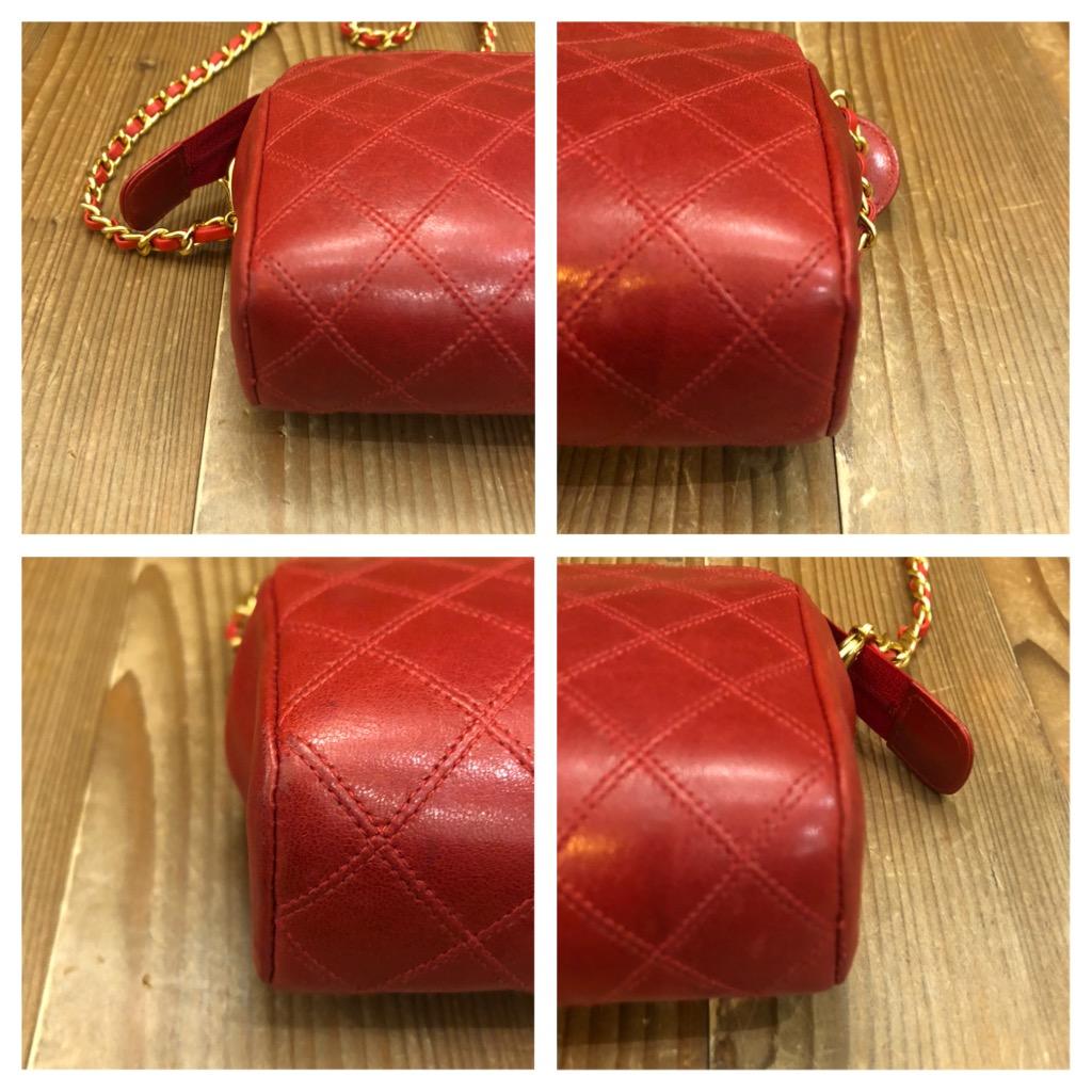 Pochette vintage CHANEL en cuir d'agneau matelassé rouge (Altered) 4