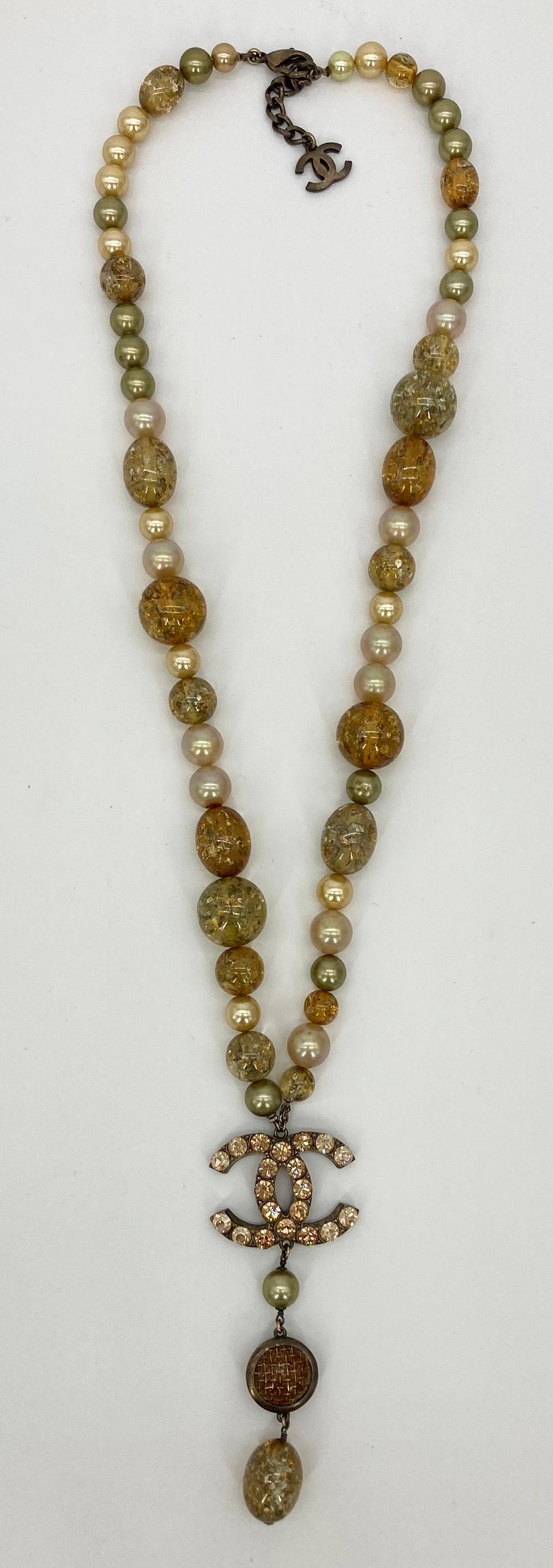 Halskette Vintage Chanel mit Strass und Perlen im Angebot 1