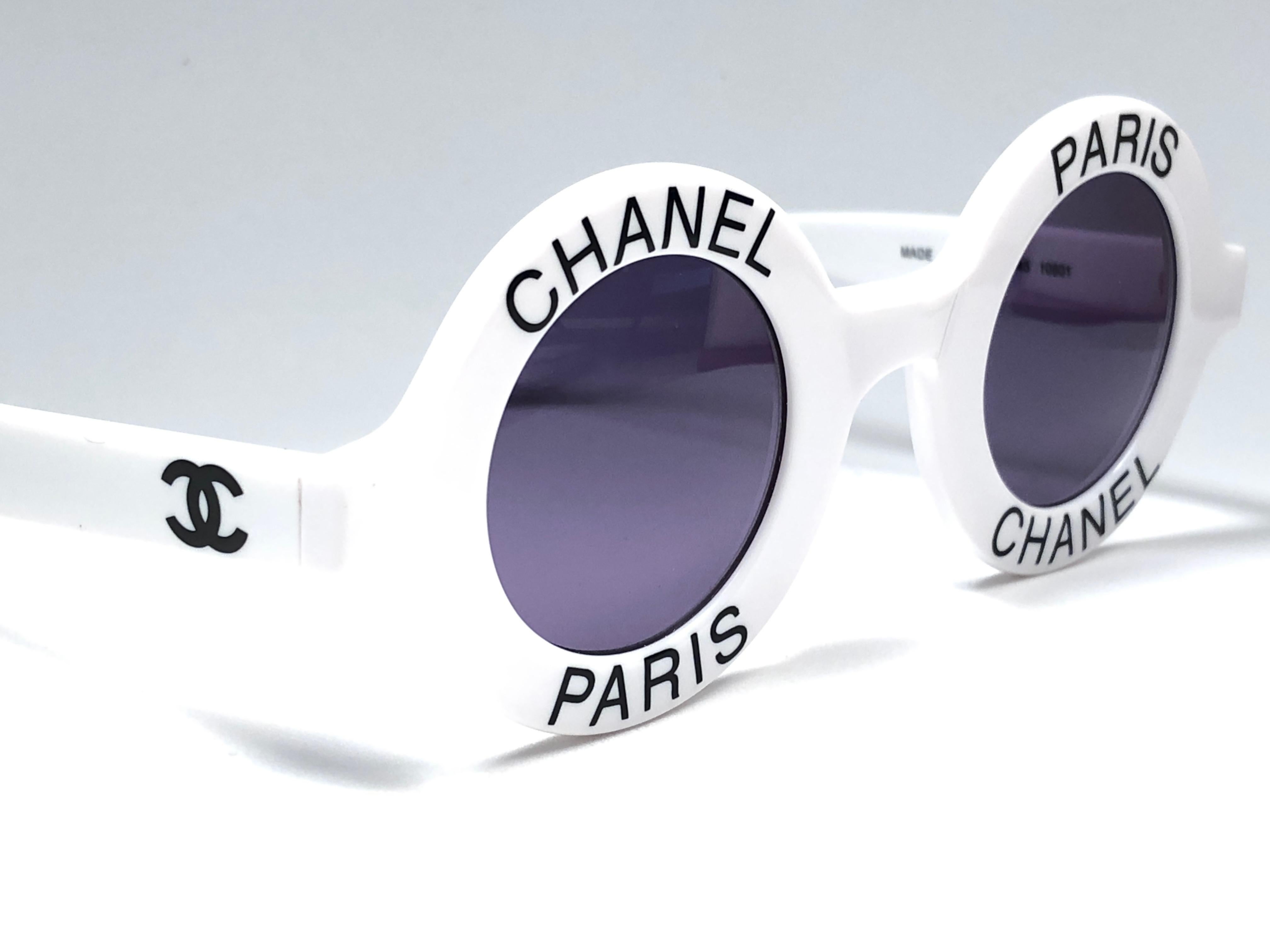 Vintage Chanel Runde „Chanel Paris“ Weiße Sonnenbrille, hergestellt in Italien  im Angebot 3