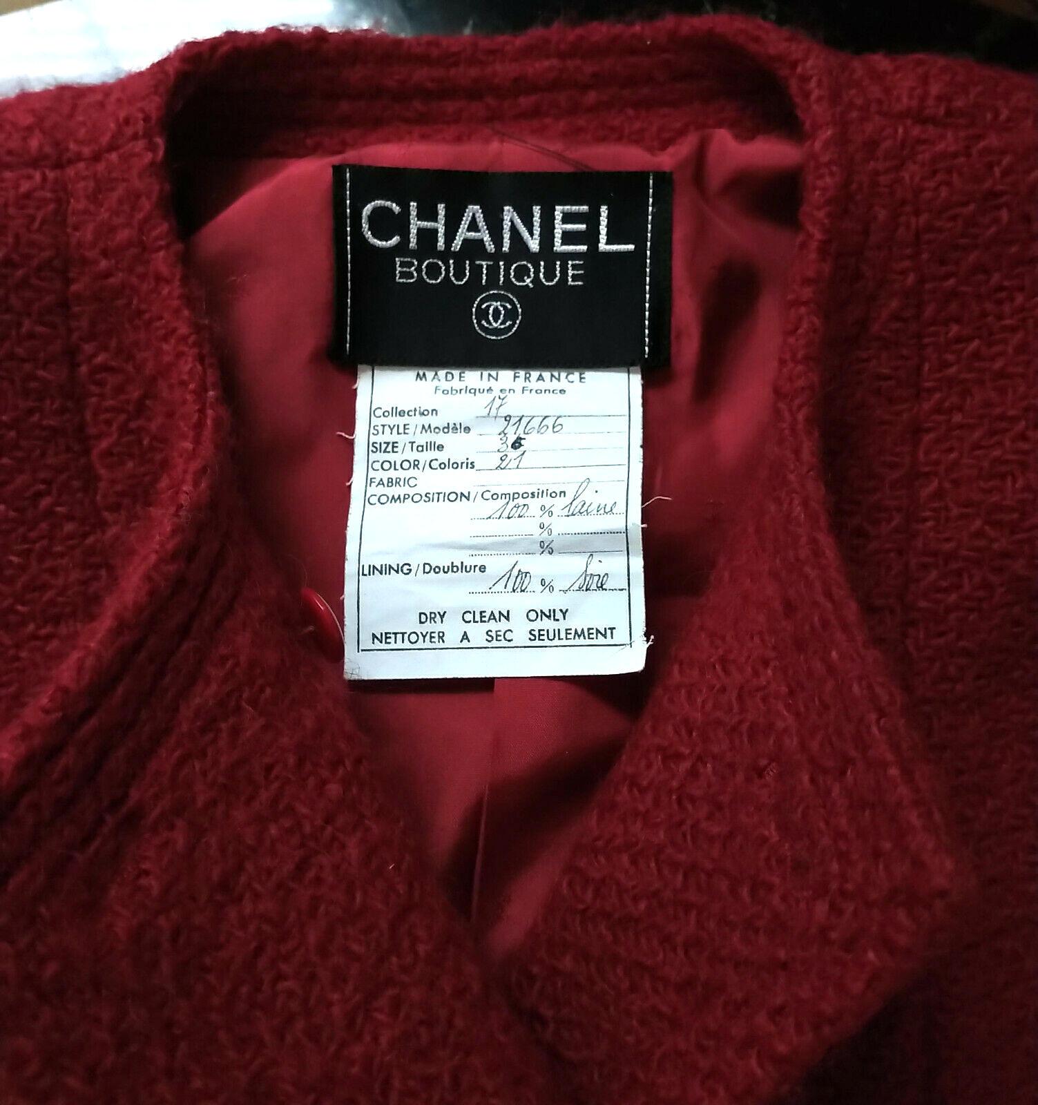 Vintage Chanel Ruby Red (24) 18K Gold CC Buttons Tweed Jacket FR 36/ US 2 4 For Sale 6