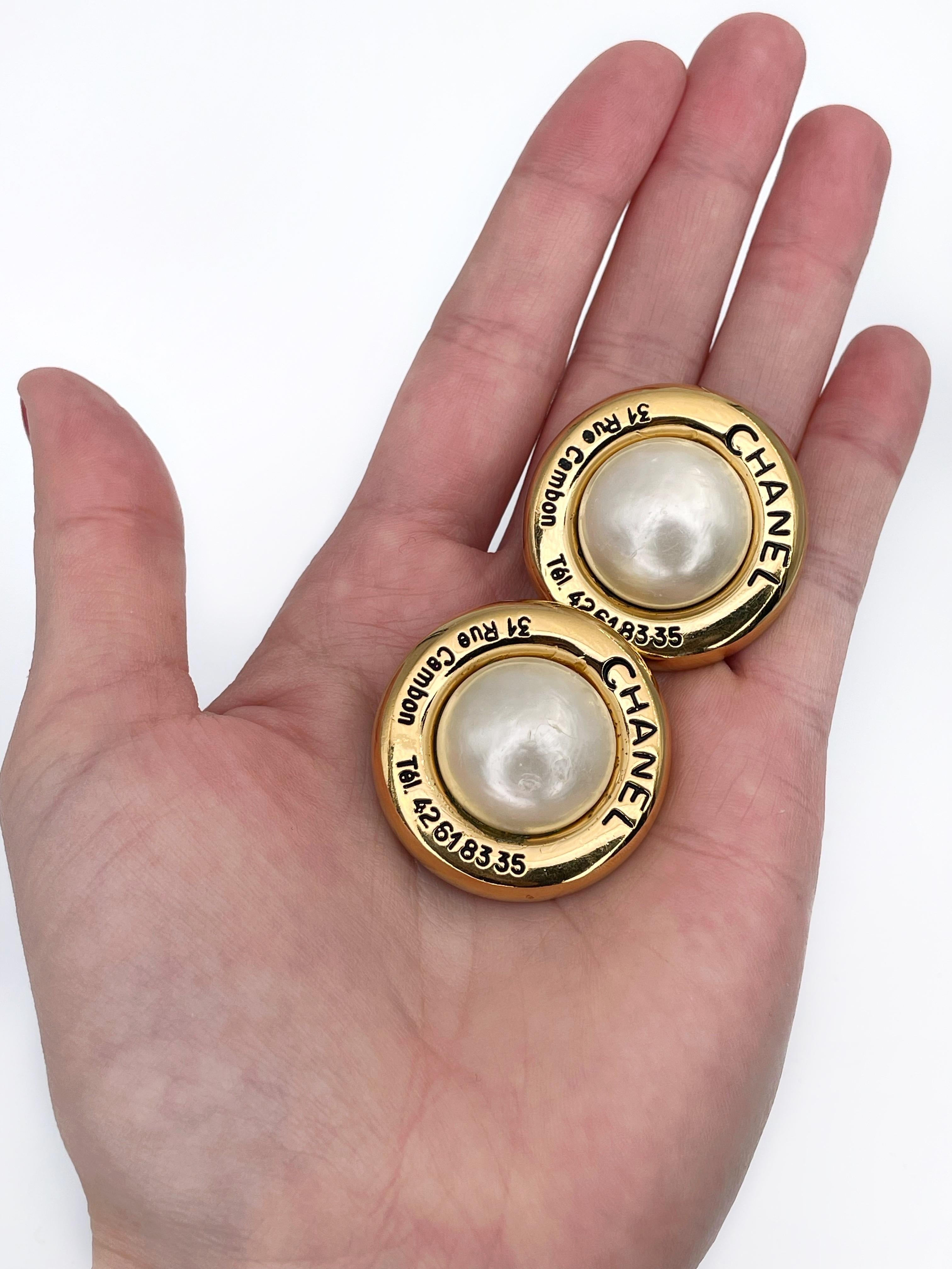 Chanel Rue Cambon Telephone Nummer Perle Clip-Ohrringe Vintage für Damen oder Herren