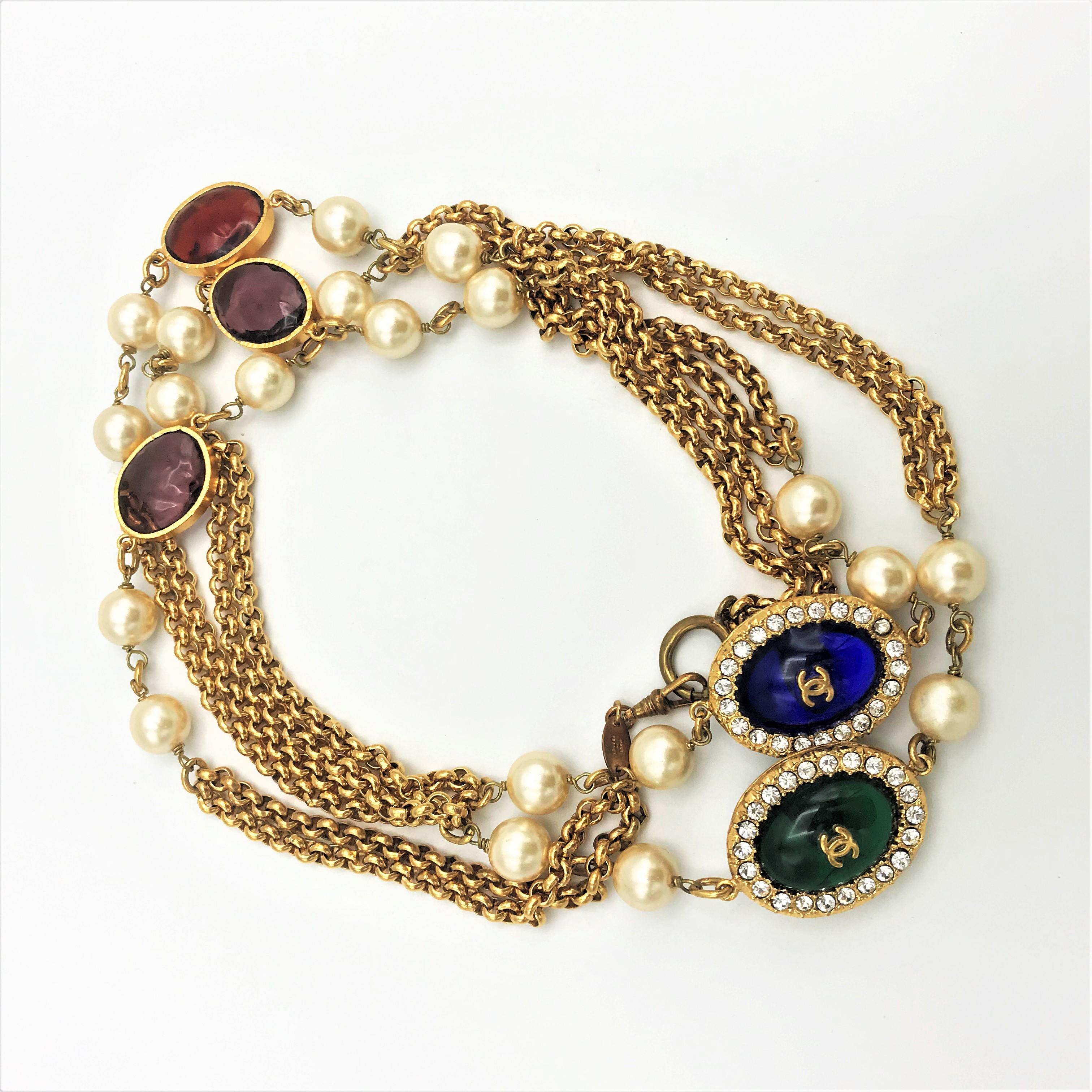 Chanel Necklace by Robert Goossens and Gripoix Paris, sign. 1983, gold plated For Sale 2