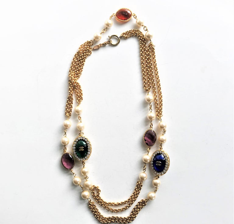 Round Cut Chanel Necklace by Robert Goossens and Gripoix Paris, sign. 1983, gold plated  For Sale