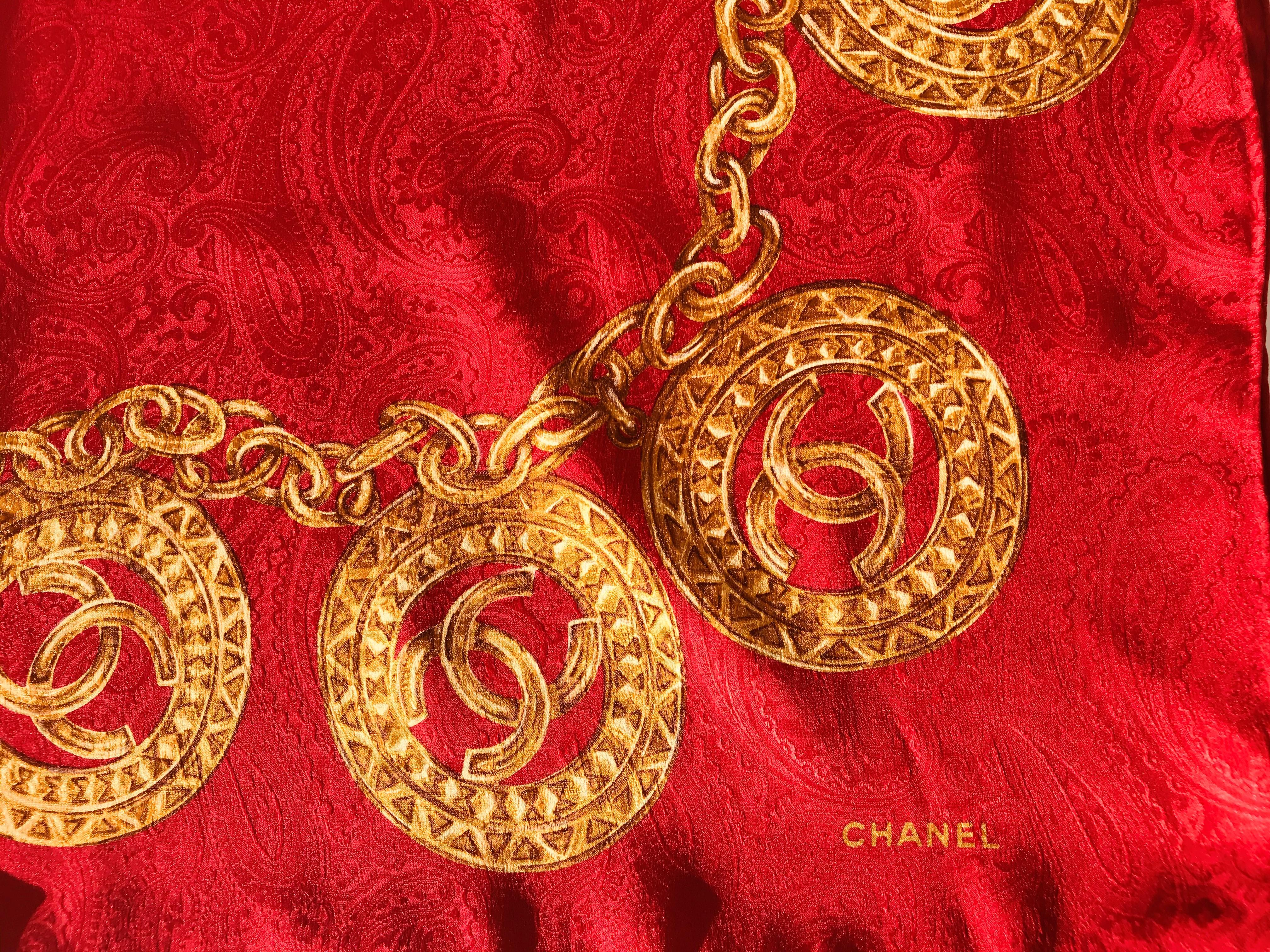 Vintage Chanel Scarf red silk 80X80 cm  In Good Condition In Stuttgart, DE