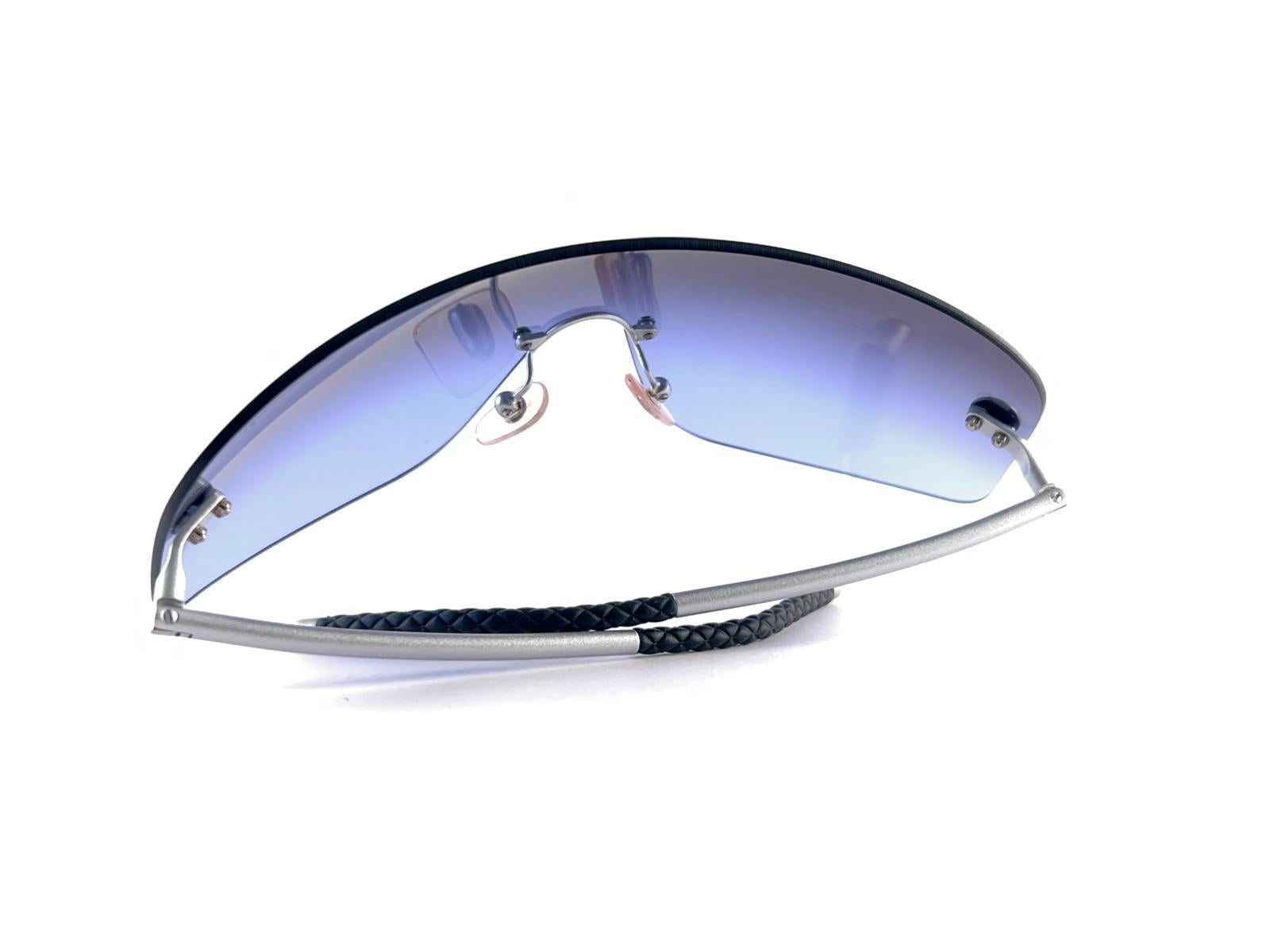 Vintage Chanel Shield Rimless Gradient Blue Sunglasses 2000's Made In Italy Y2K 8