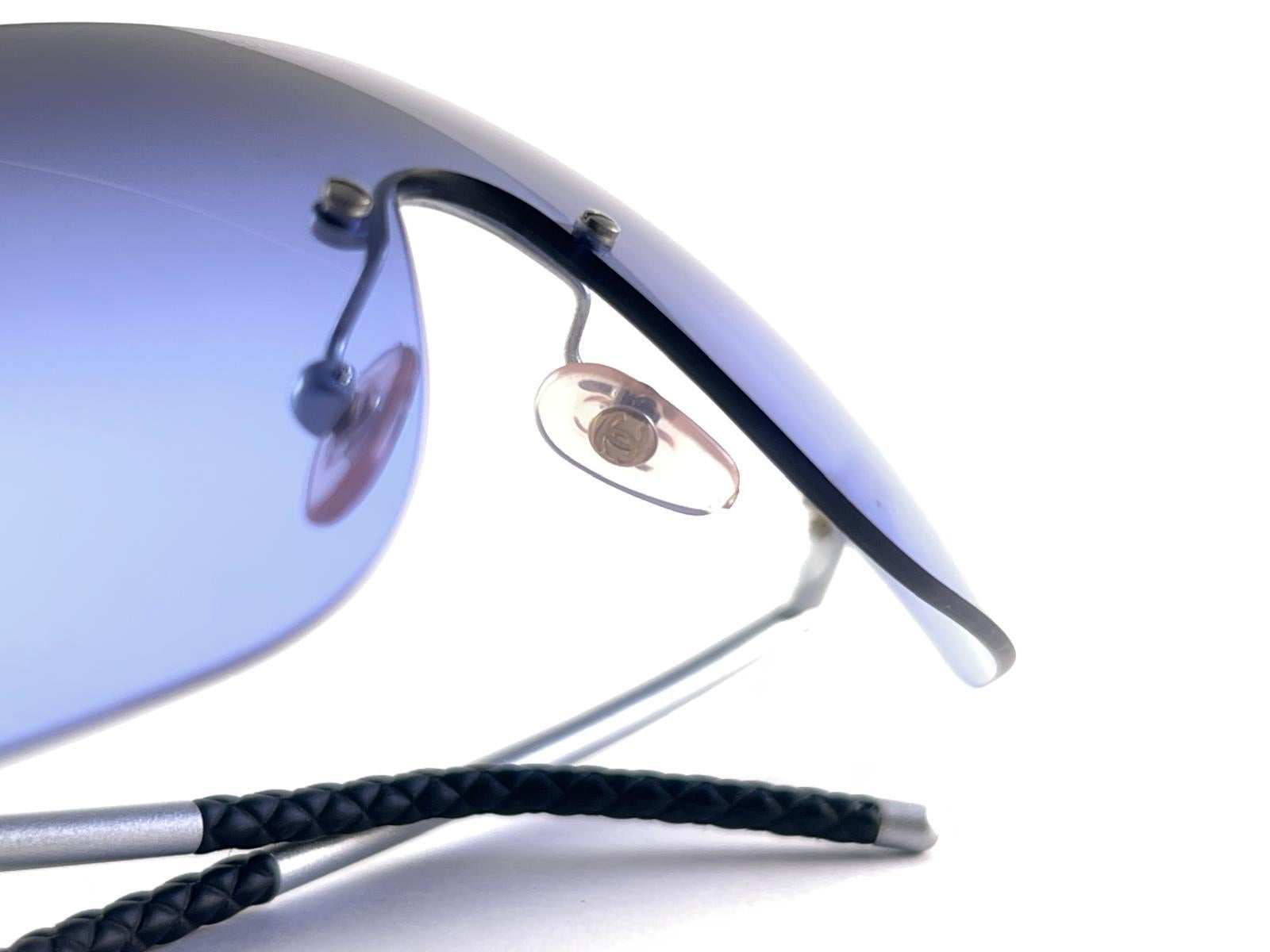 Vintage Chanel Shield Rimless Gradient Blue Sunglasses 2000's Made In Italy Y2K 4