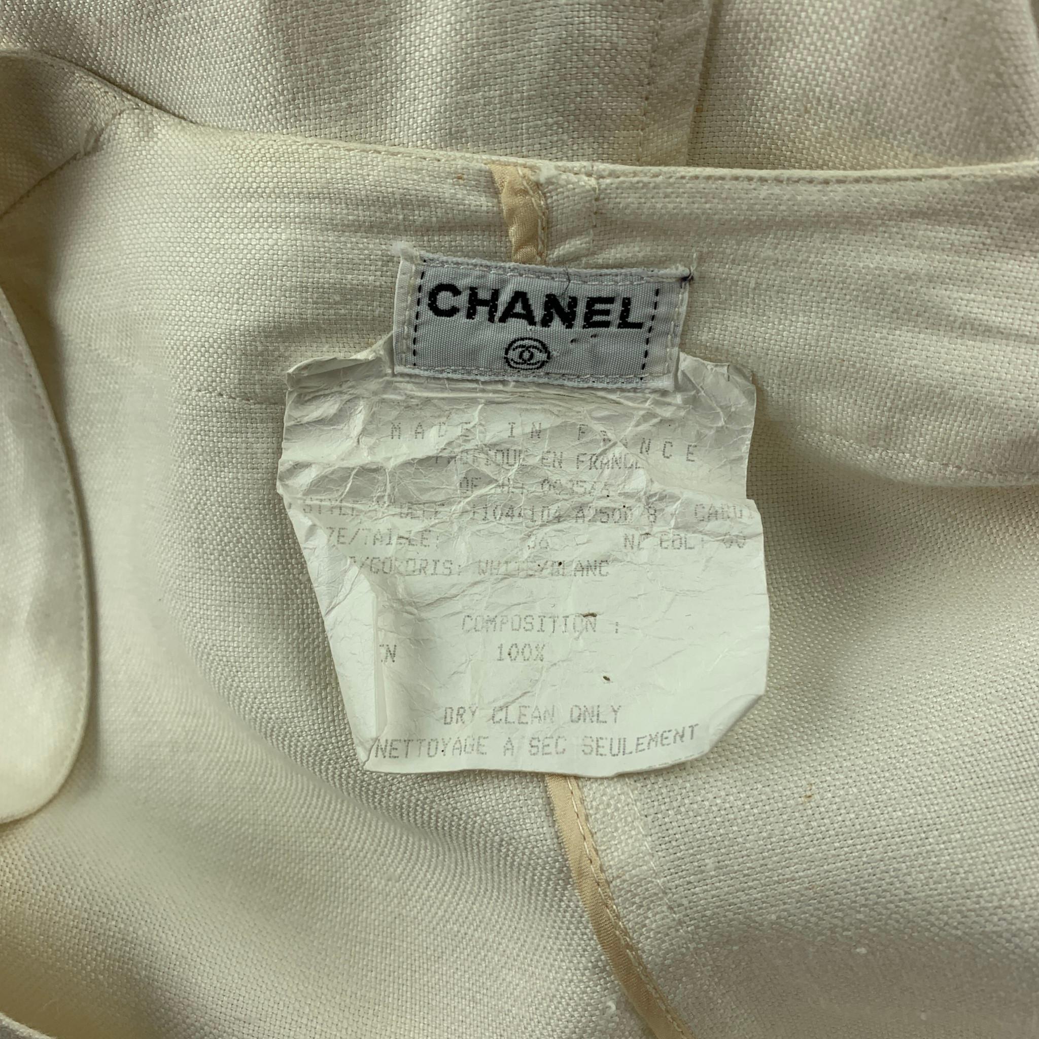 Vintage CHANEL Size 4 Cream Linen V-Neck Patch Pocket Jacket In Good Condition In San Francisco, CA