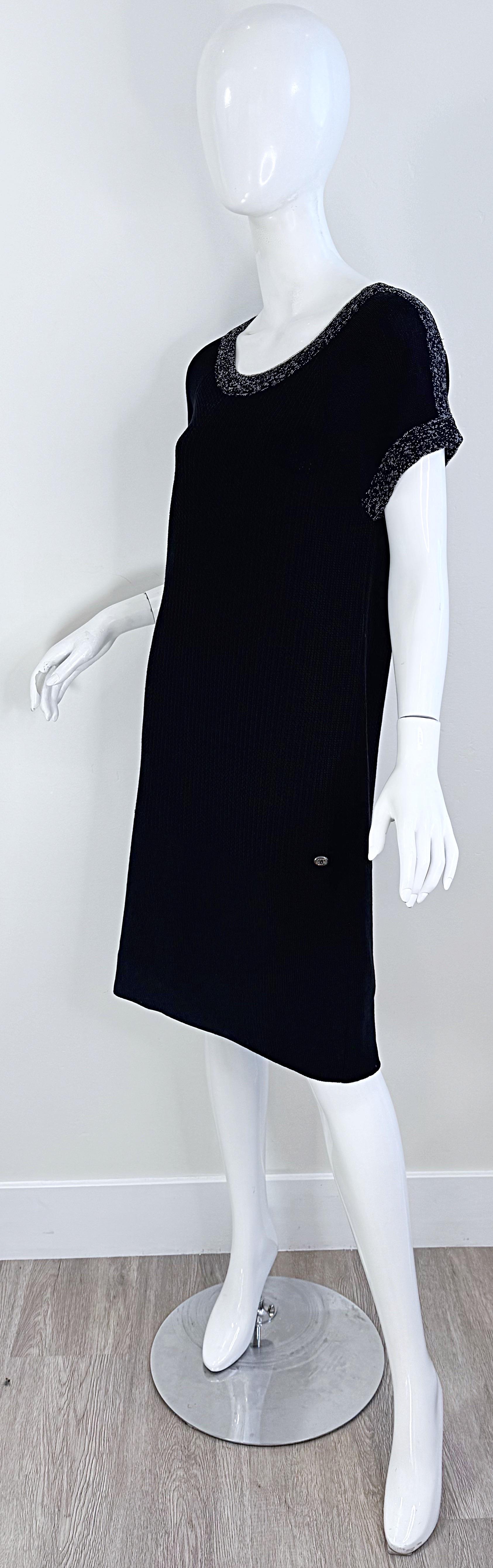 Vintage Chanel Size 42 / 10 - 14 Black and White 2000s Cotton Knit Dress Y2K For Sale 10