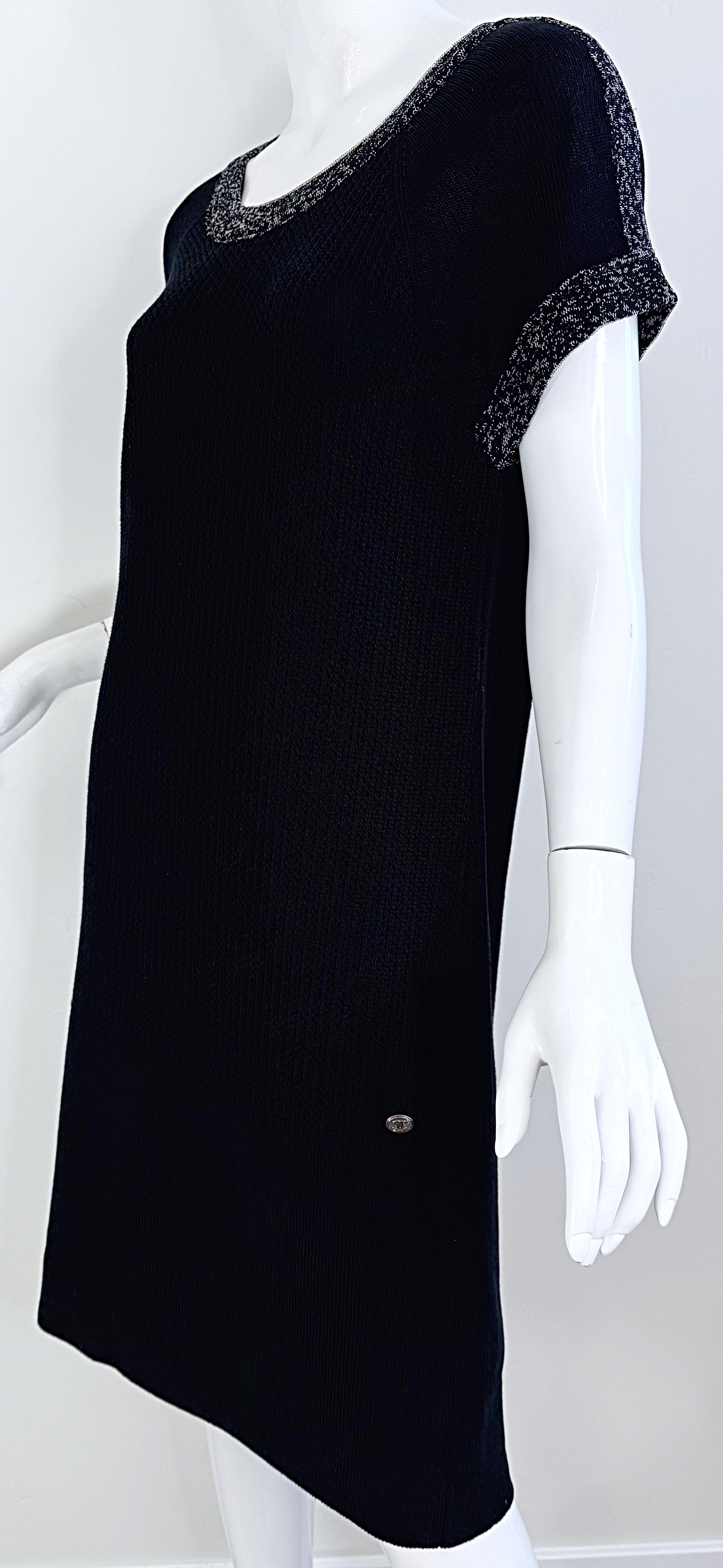 Vintage Chanel Size 42 / 10 - 14 Black and White 2000s Cotton Knit Dress Y2K For Sale 1