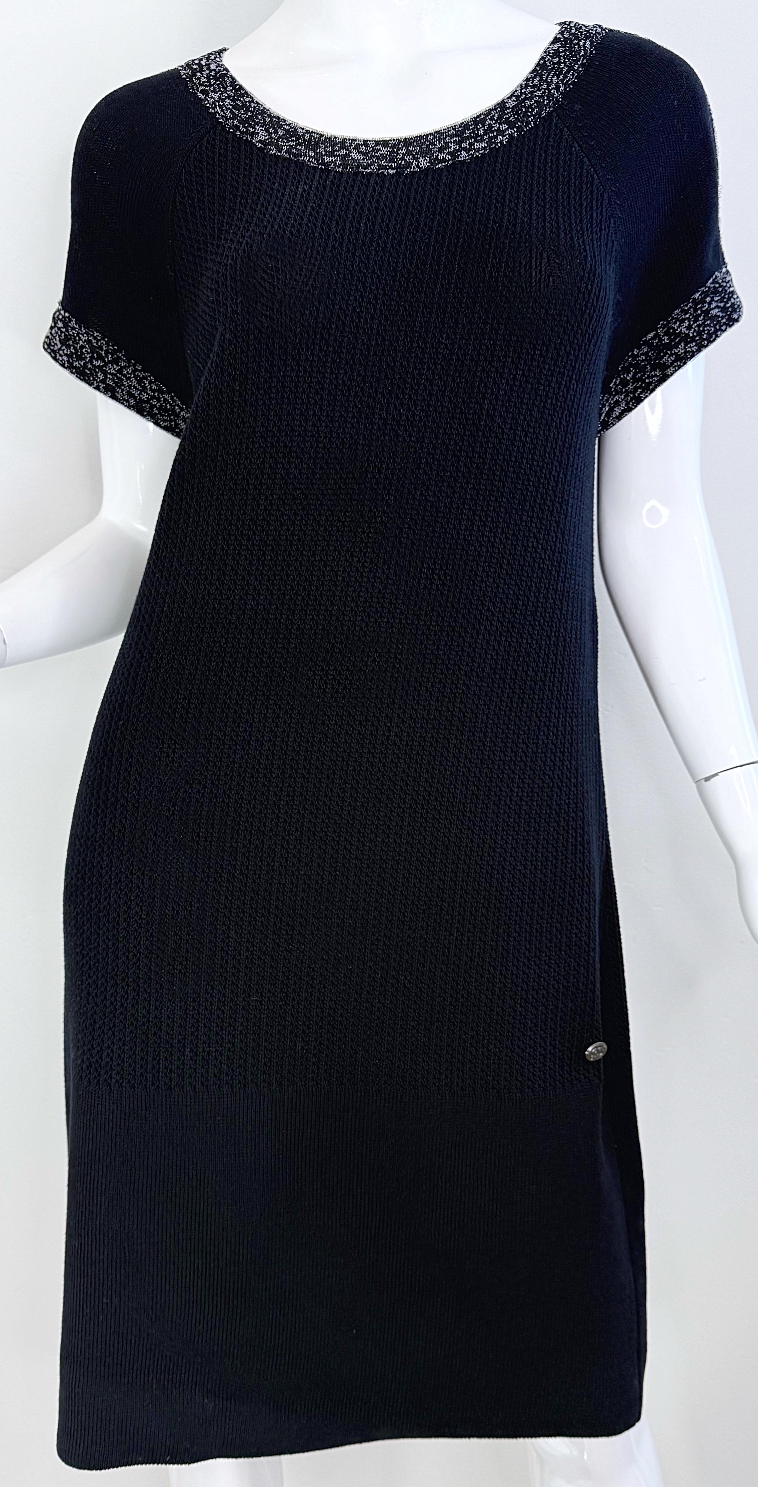 Vintage Chanel Size 42 / 10 - 14 Black and White 2000s Cotton Knit Dress Y2K For Sale 4