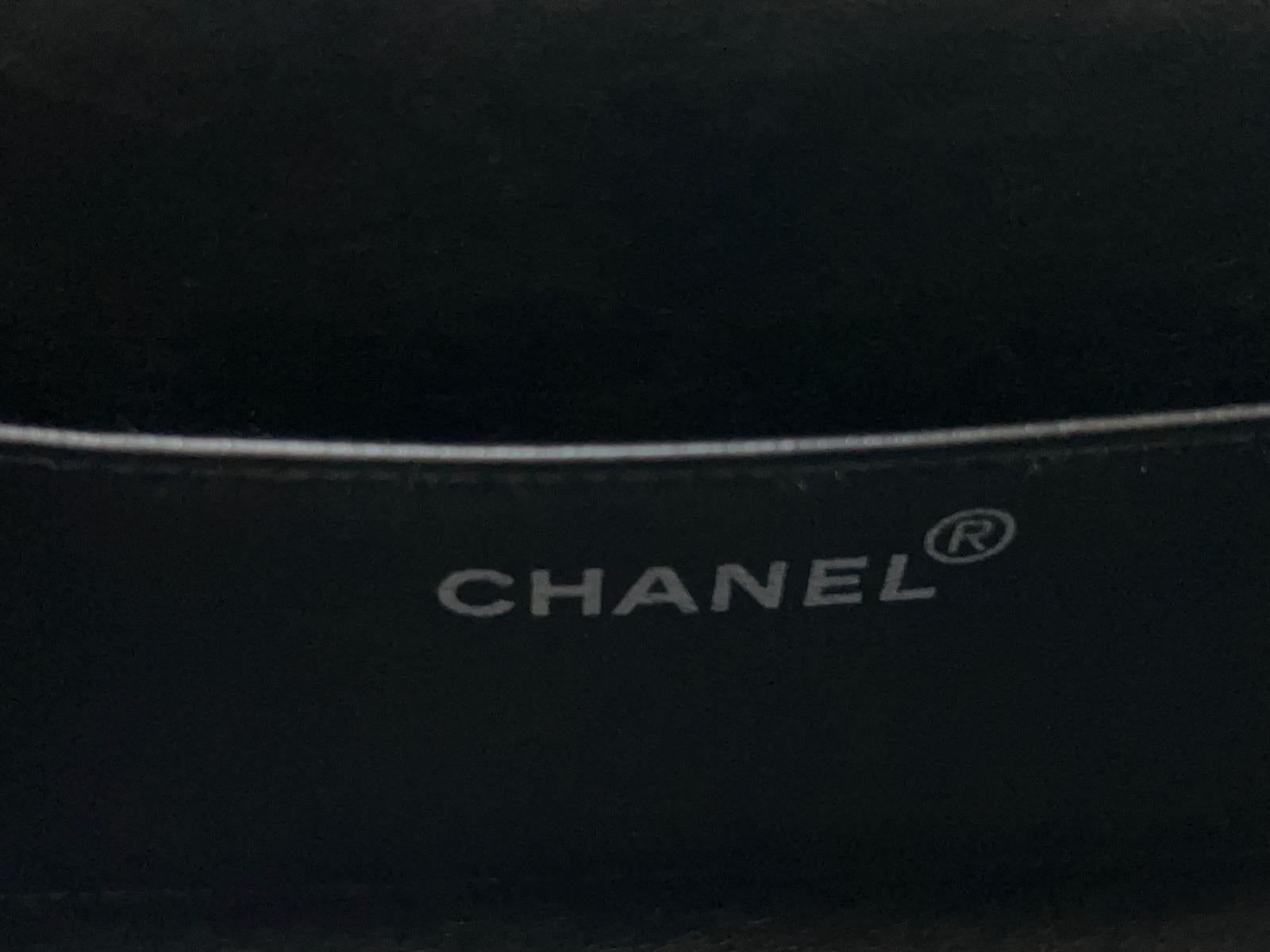 Vintage Chanel Spring 1996 Black Silver Quilted Patent Leather Vanity Case 9
