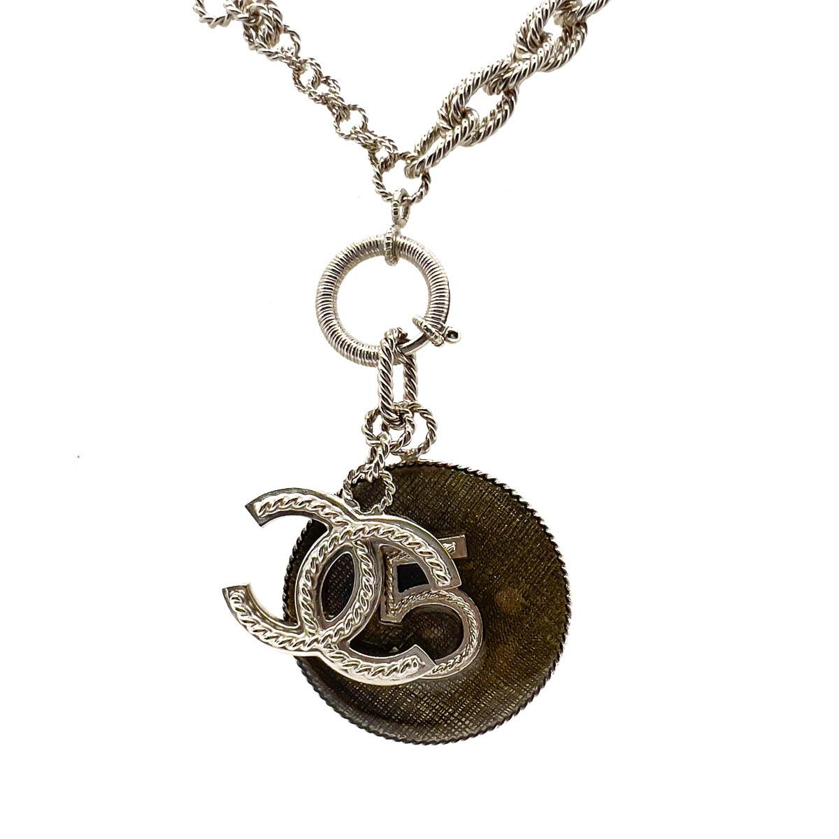 Vintage Chanel Statement No. 5 Rope Chain Charm Necklace 2013 In Good Condition For Sale In Wilmslow, GB