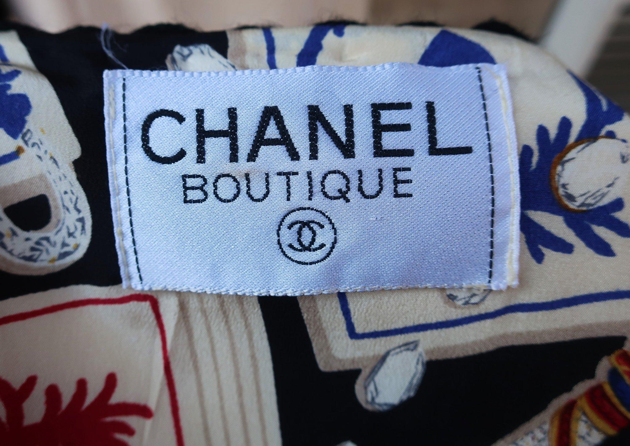 Vintage Chanel Suit White Tweed and Card print 1995 5