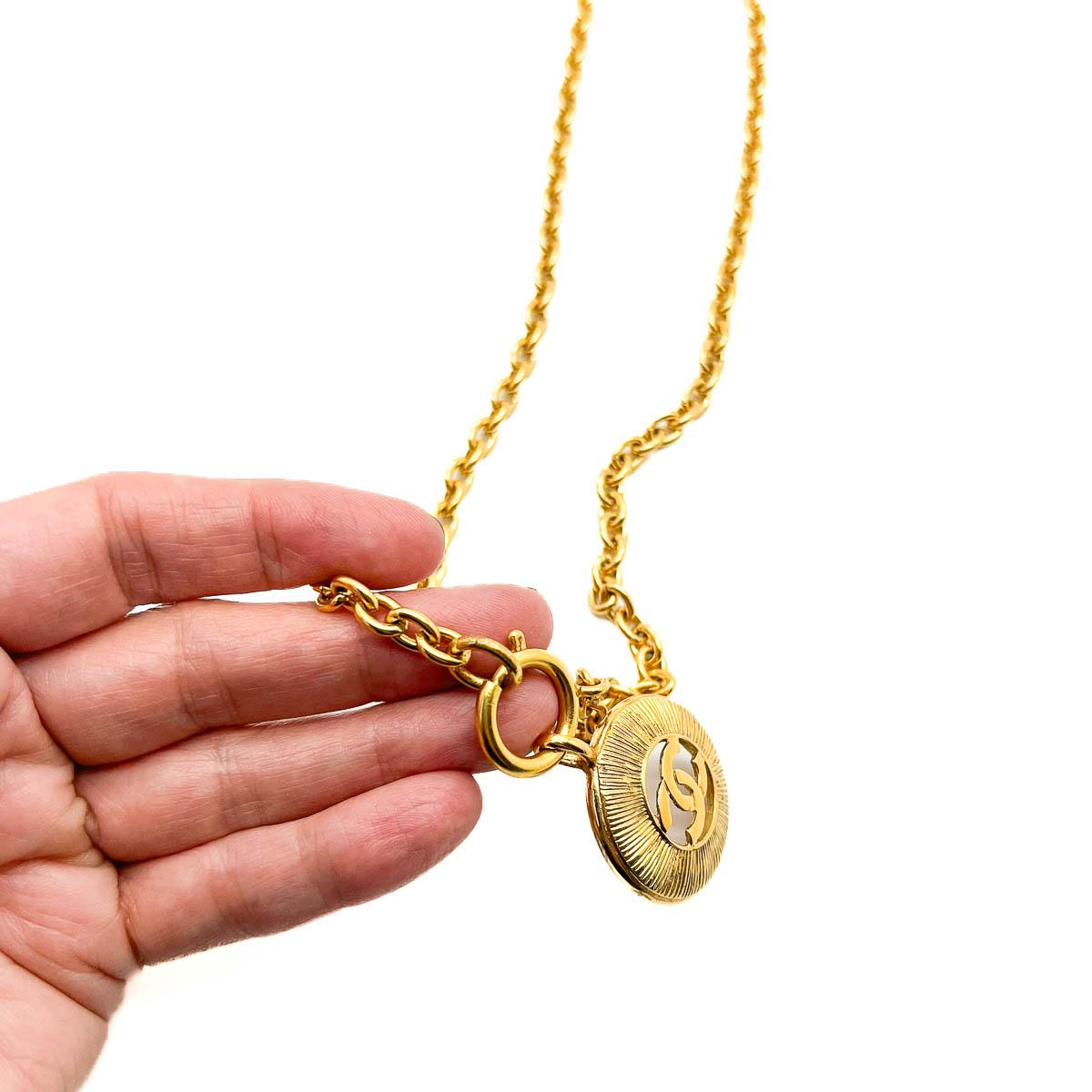 Women's Vintage Chanel Sunburst Medallion Necklace 1980s (see condition report) For Sale
